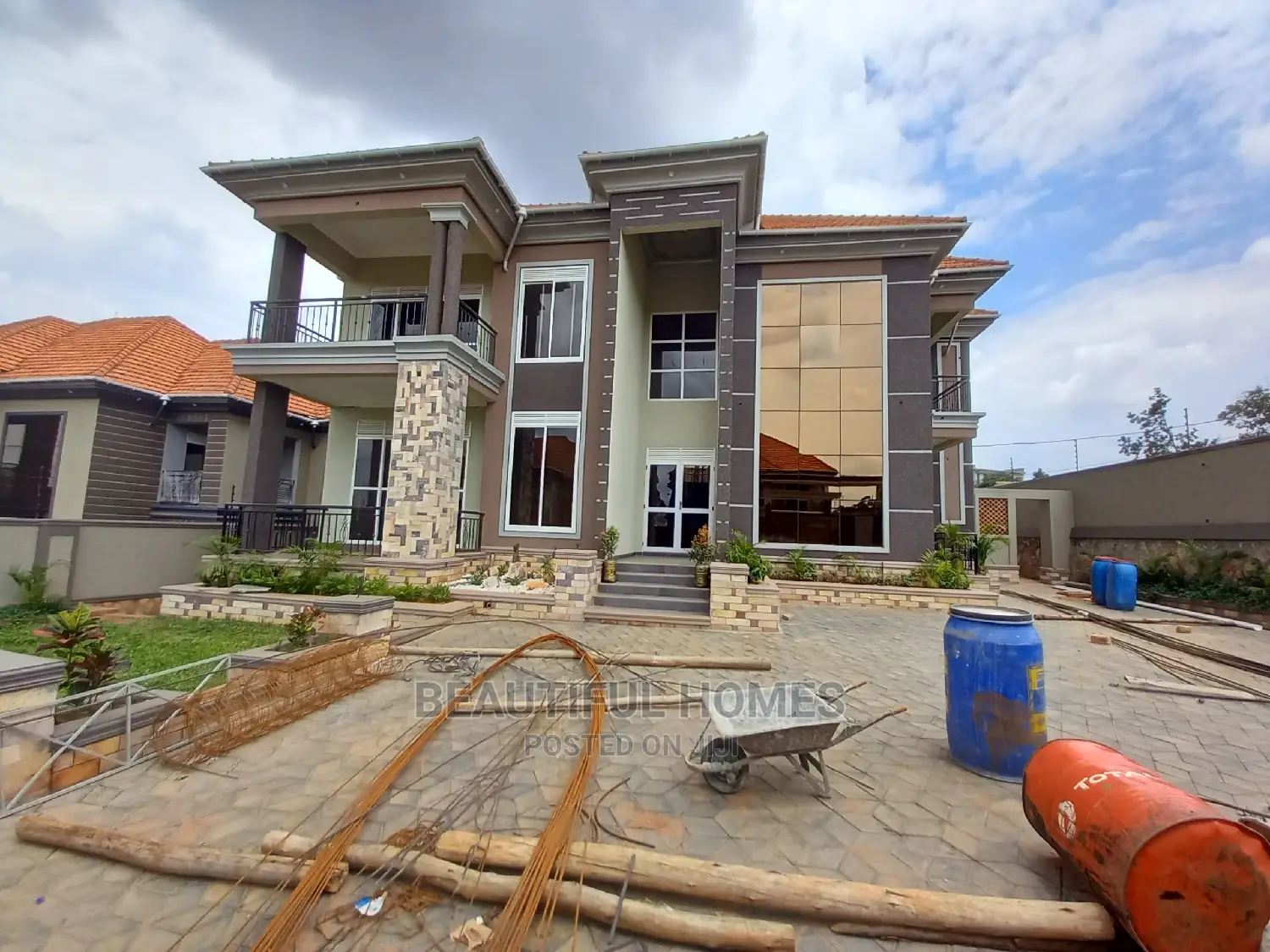 Furnished 7bdrm Mansion in Kisaasi First Class, Central Division in Central Division