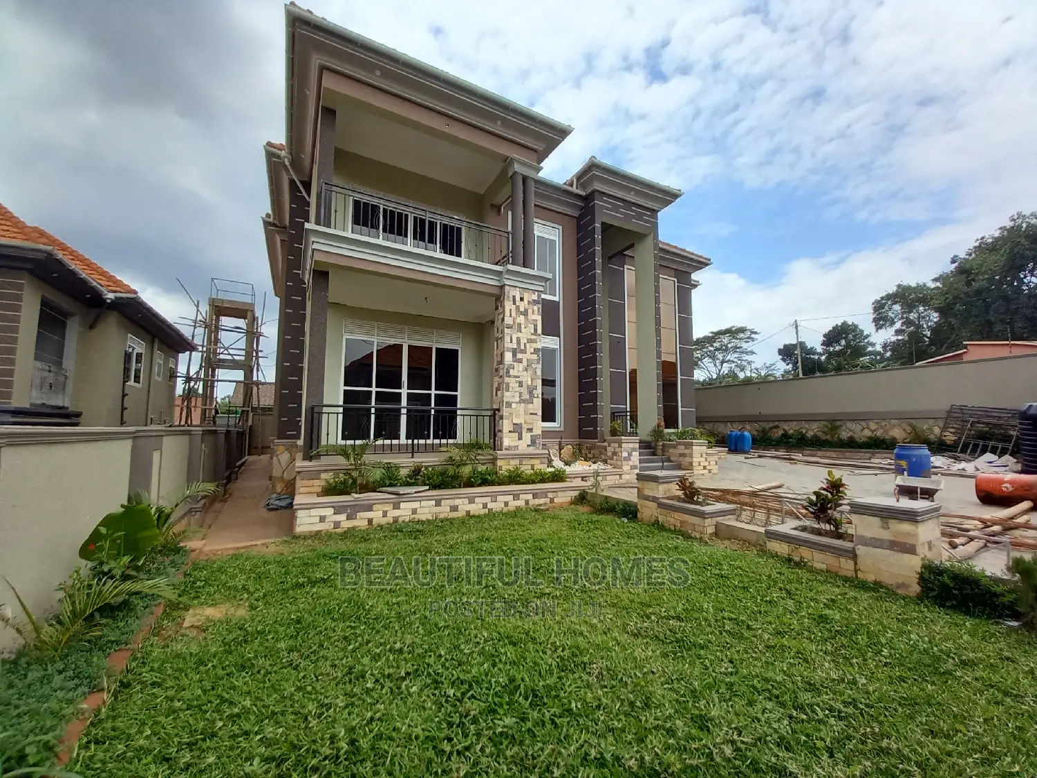 Furnished 7bdrm Mansion in Kisaasi First Class, Central Division in Central Division