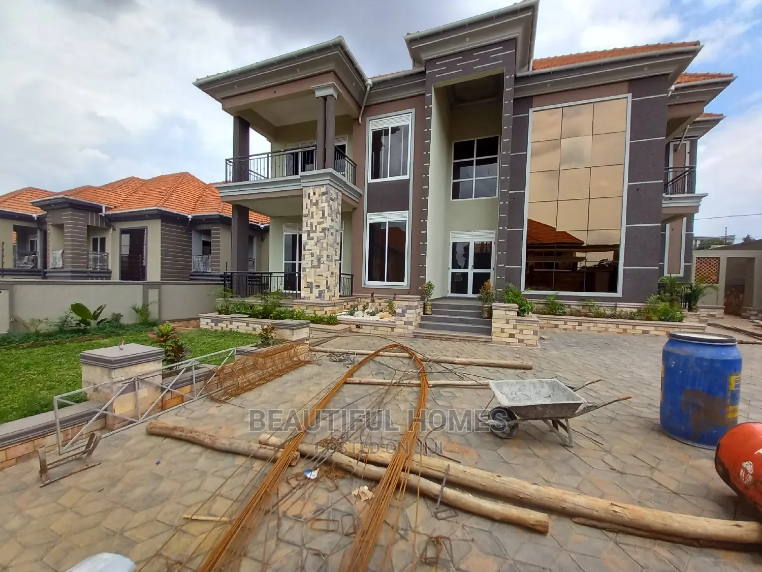 Furnished 7bdrm Mansion in Kisaasi First Class, Central Division in Central Division