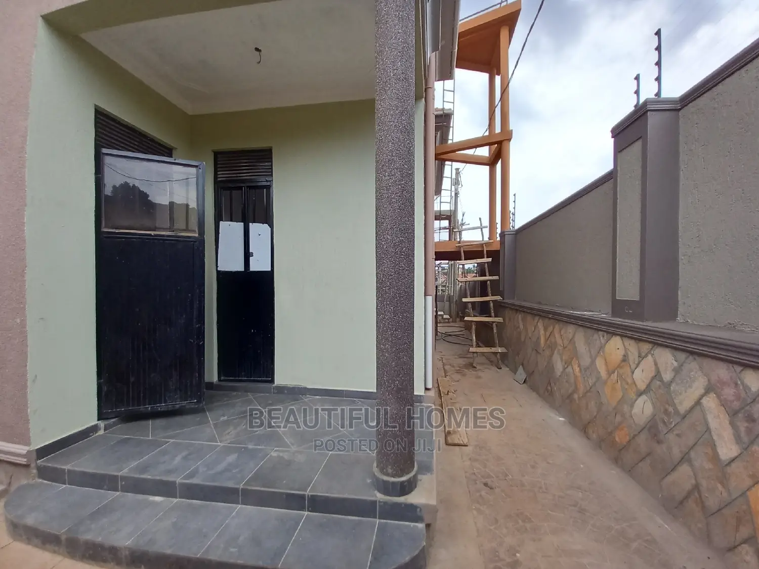 Furnished 7bdrm House in Kisaasi Rich, Central Division for Sale in Central Division