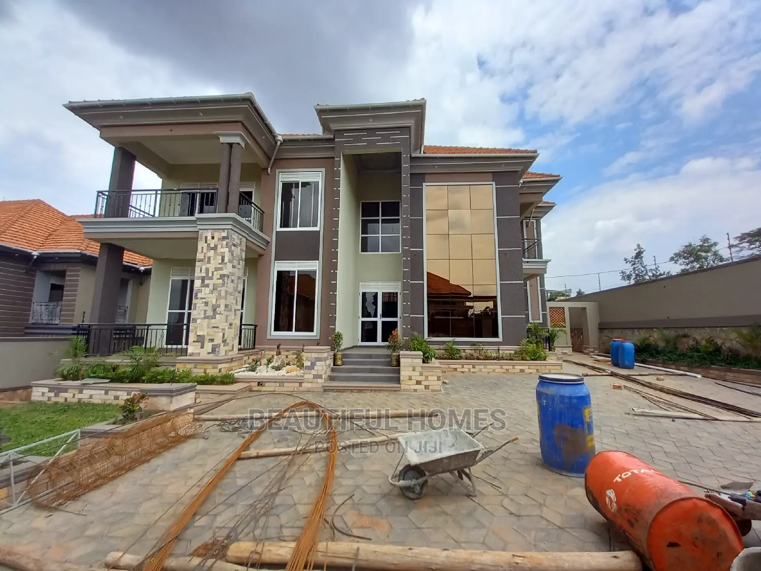 Furnished 7bdrm House in Kisaasi Wealthy, Central Division for Sale in Central Division