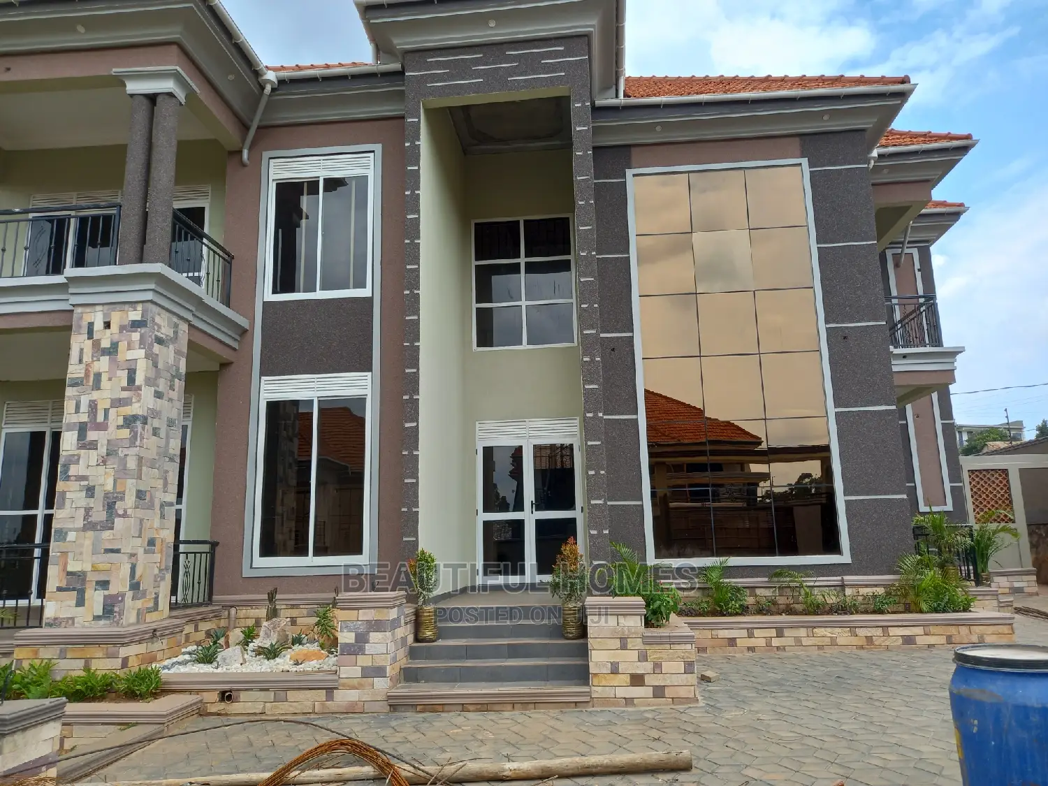 Furnished 7bdrm House in Kisaasi Wealthy, Central Division for Sale in Central Division