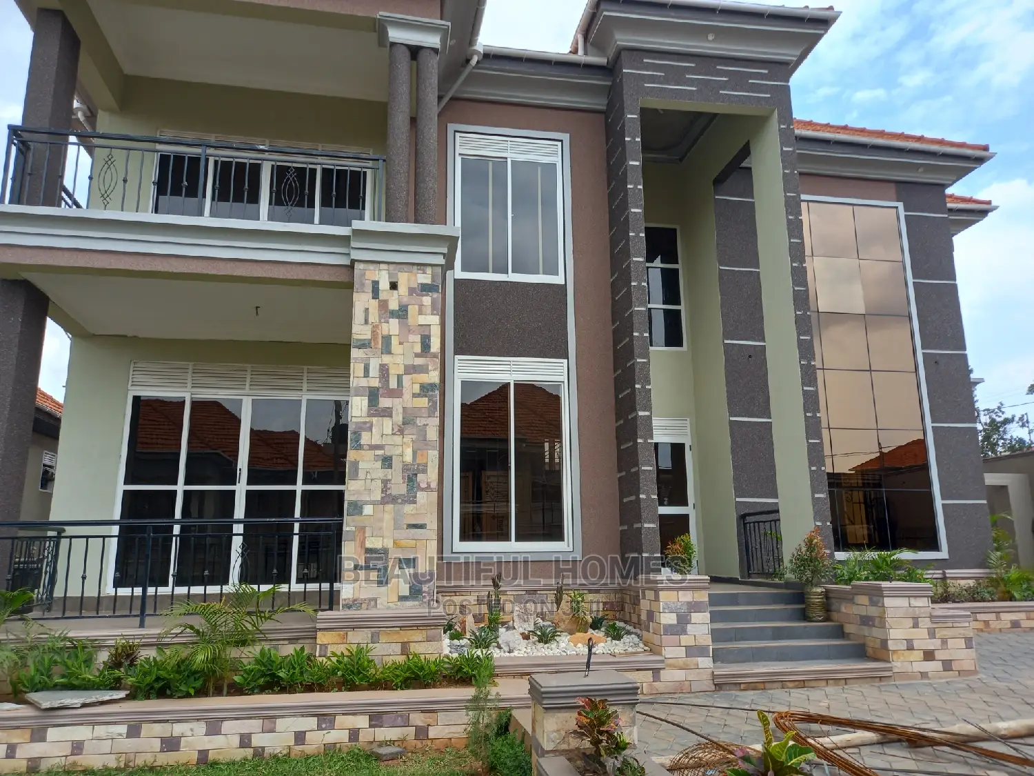 Furnished 7bdrm Mansion in Kisaasi, Central Division for Sale in Central Division