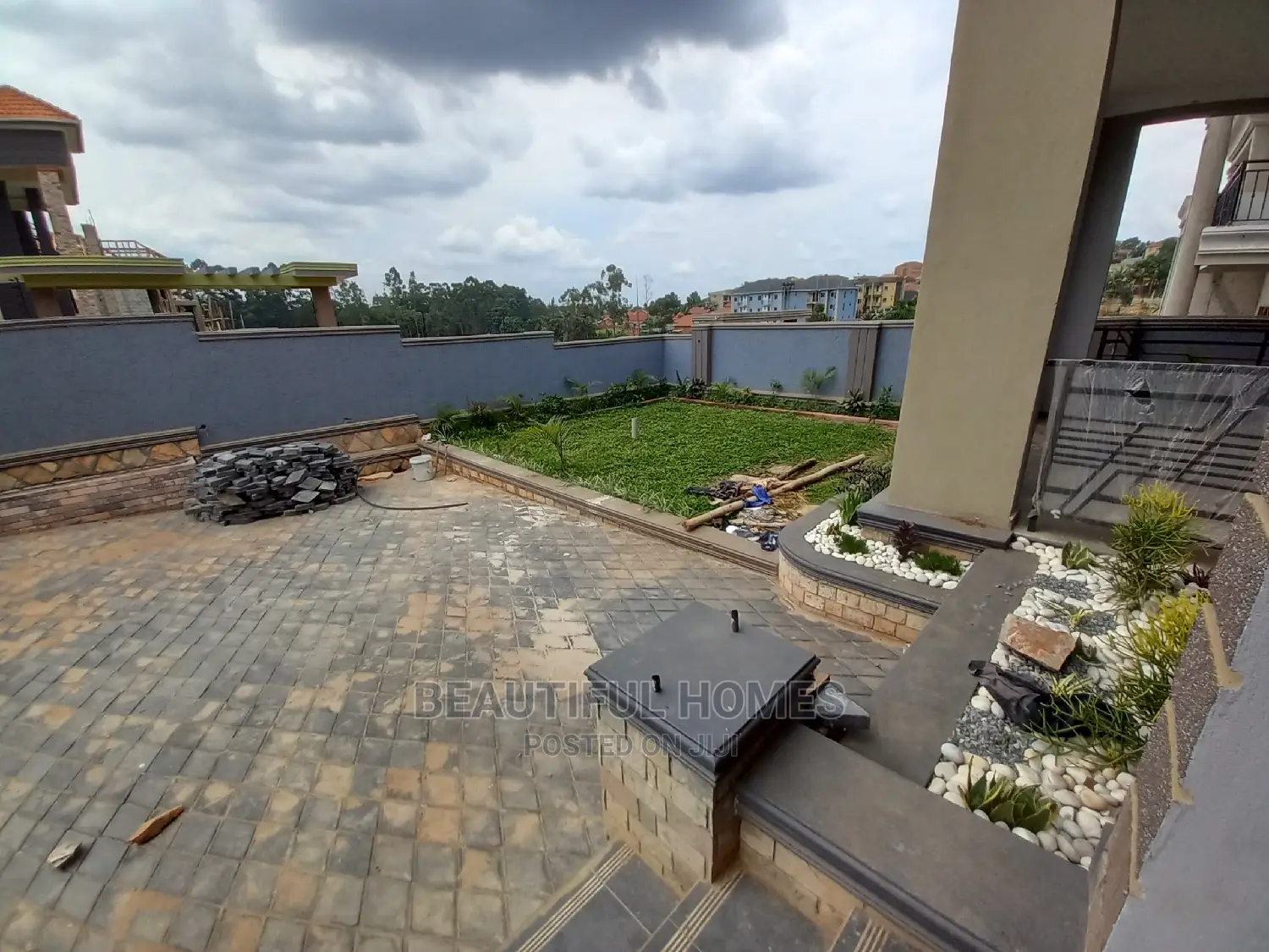 Furnished 7bdrm Mansion in Kisaasi, Central Division for Sale in Central Division