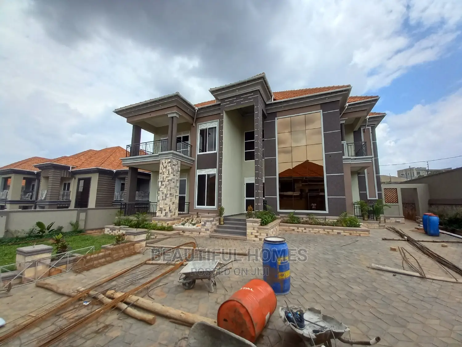 Furnished 7bdrm Mansion in Kisaasi Wealthy, Central Division for Sale in Central Division