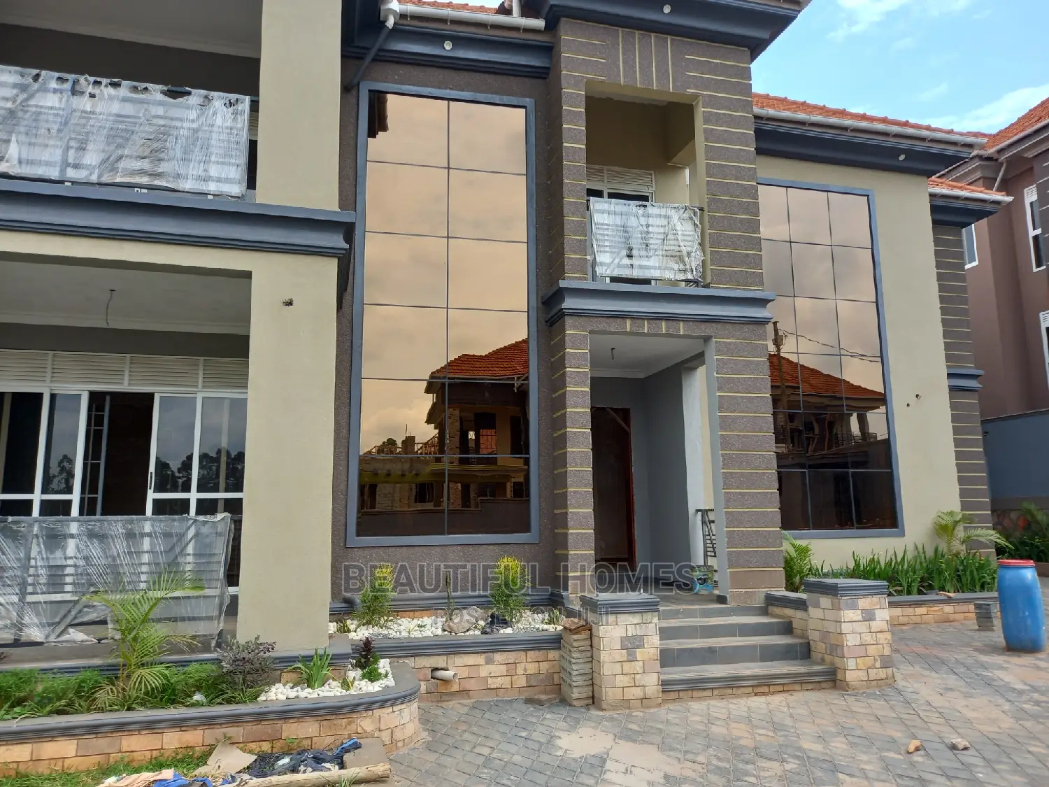 Furnished 7bdrm Mansion in Kisaasi Wealthy, Central Division for Sale in Central Division