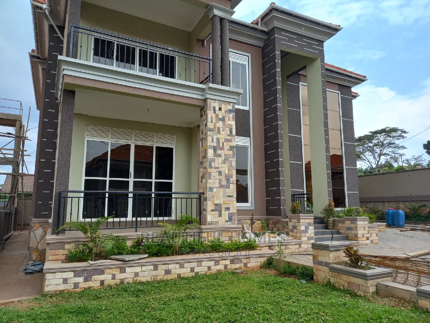 Furnished 7bdrm Mansion in Kisaasi, Central Division for Sale in Central Division