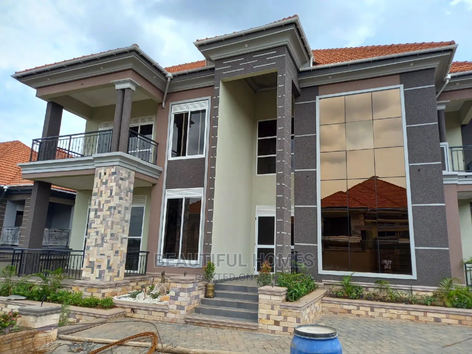 Furnished 7bdrm Mansion in Kisaasi, Central Division for Sale in Central Division