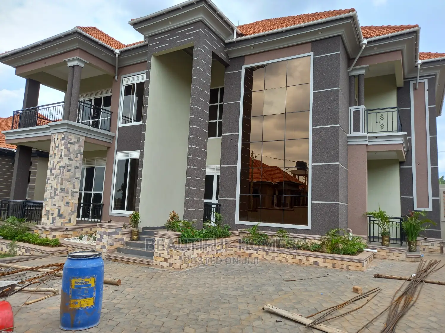 Furnished 7bdrm Mansion in Kisaasi, Central Division for Sale in Central Division