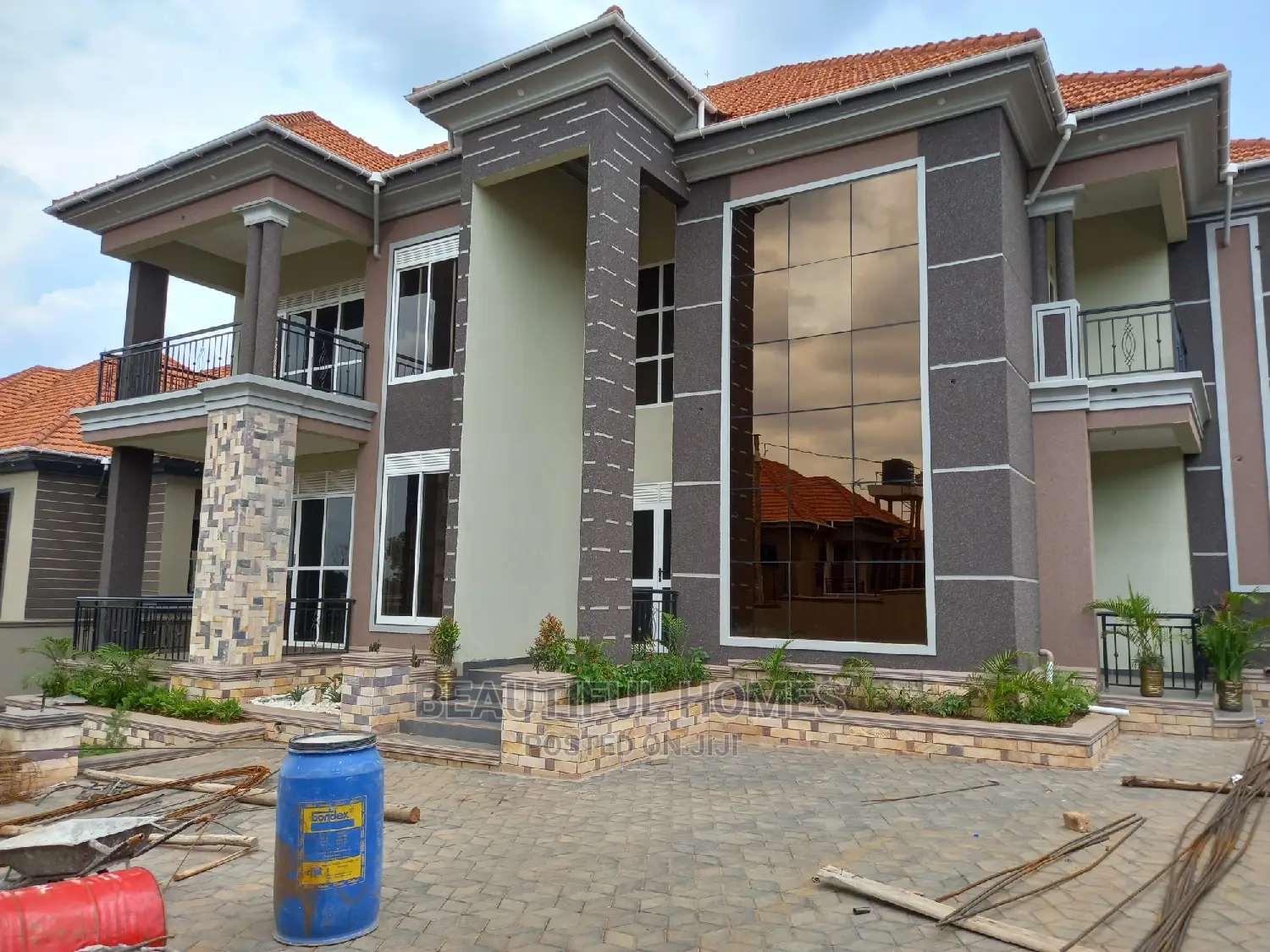 Furnished 6bdrm Mansion in Kisaasi, Central Division for Sale in Central Division