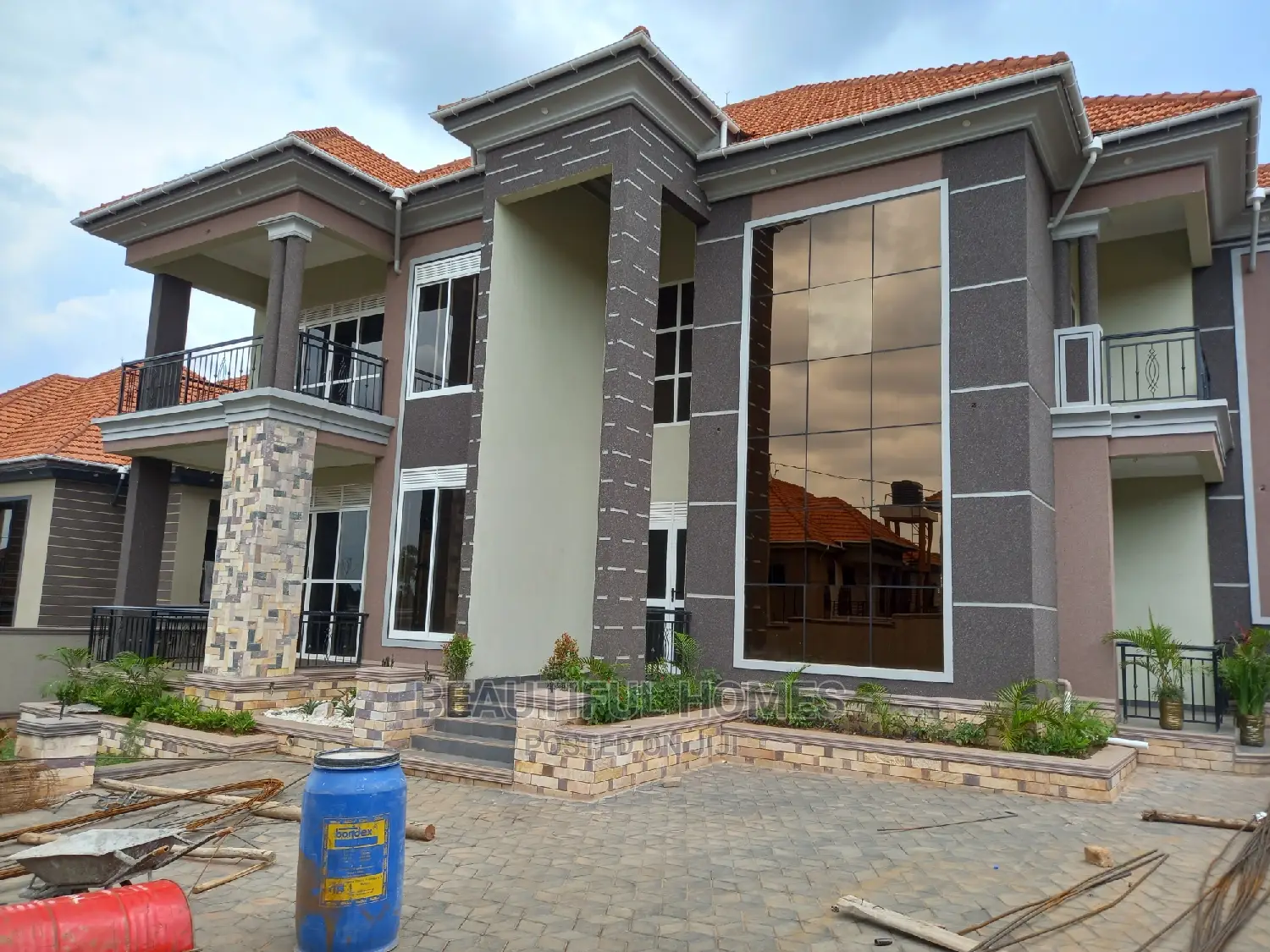 Furnished 6bdrm Mansion in Kisaasi, Central Division for Sale in Central Division
