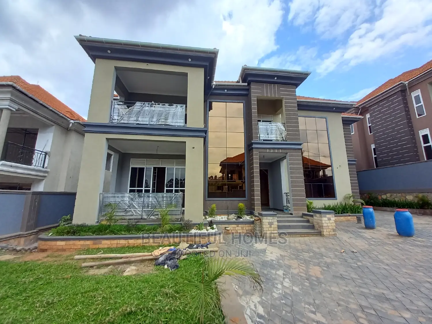 Furnished 6bdrm Mansion in Kisaasi, Central Division for Sale in Central Division