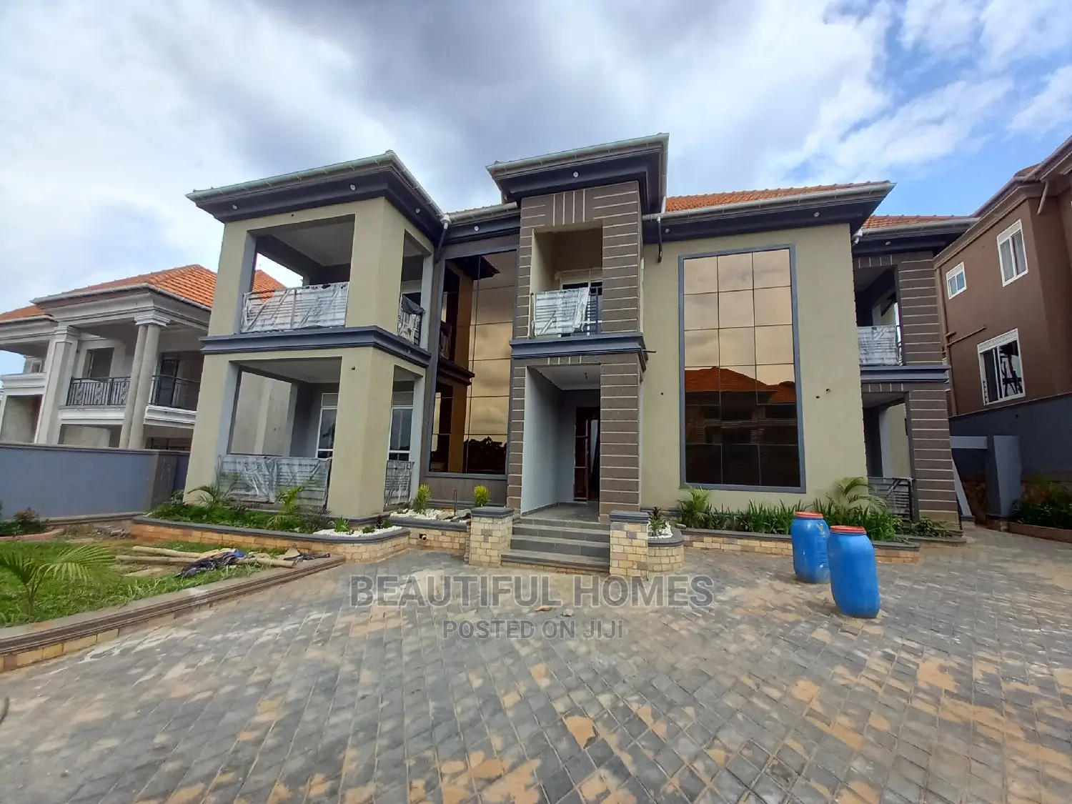 Furnished 7bdrm House in Kisaasi Upscale, Central Division for Sale in Central Division