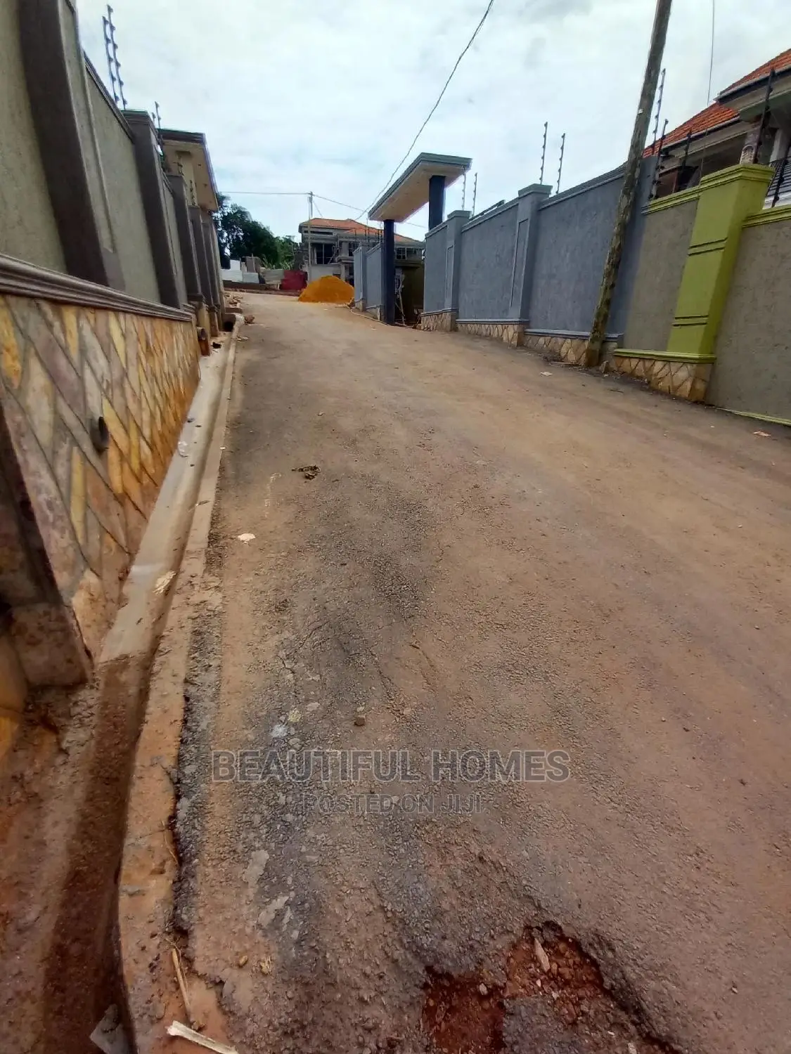 Furnished 7bdrm Mansion in Kisaasi Wealthy, Central Division for Sale in Central Division