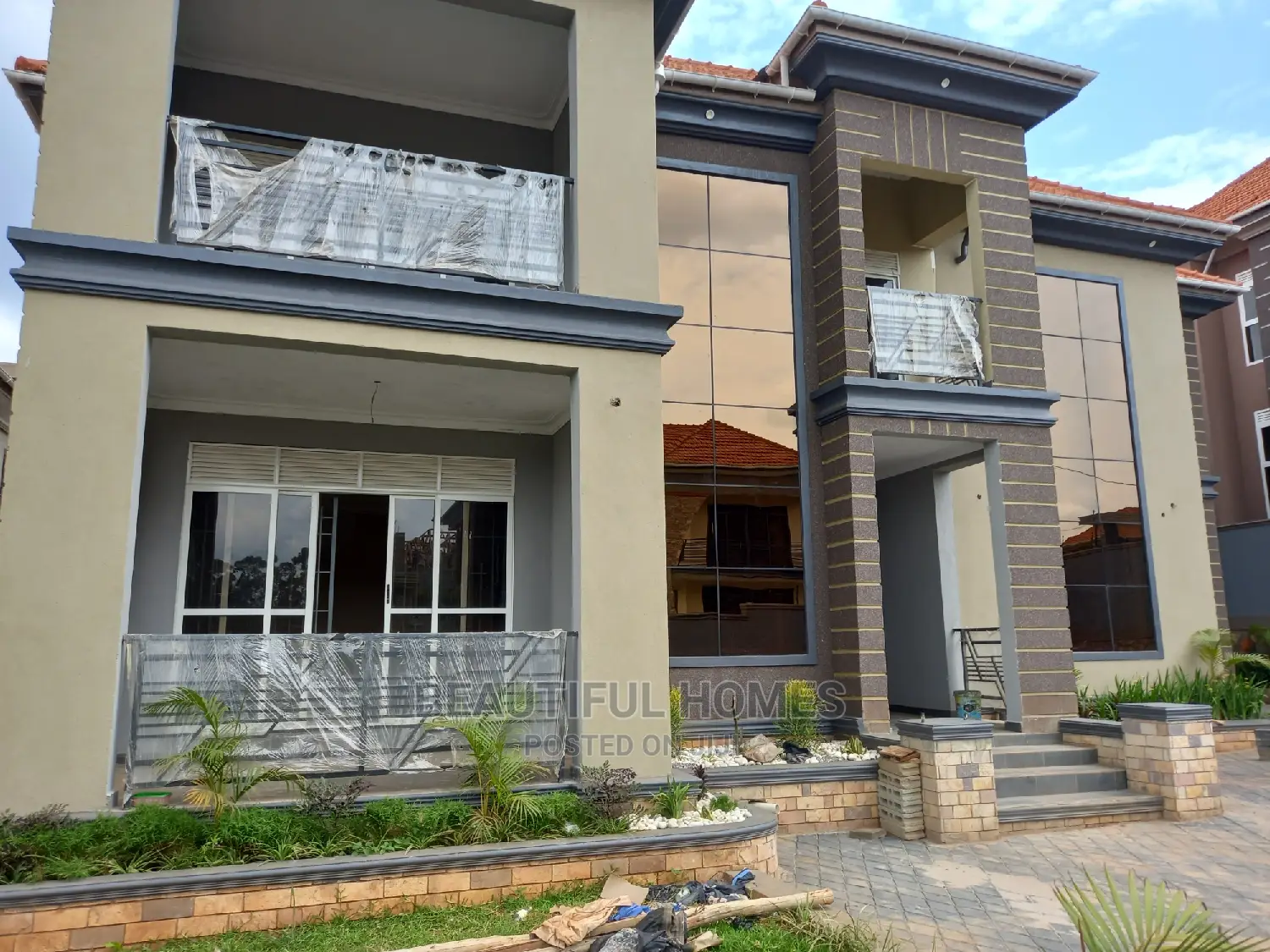 Furnished 6bdrm Mansion in Kisaasi, Central Division for Sale in Central Division