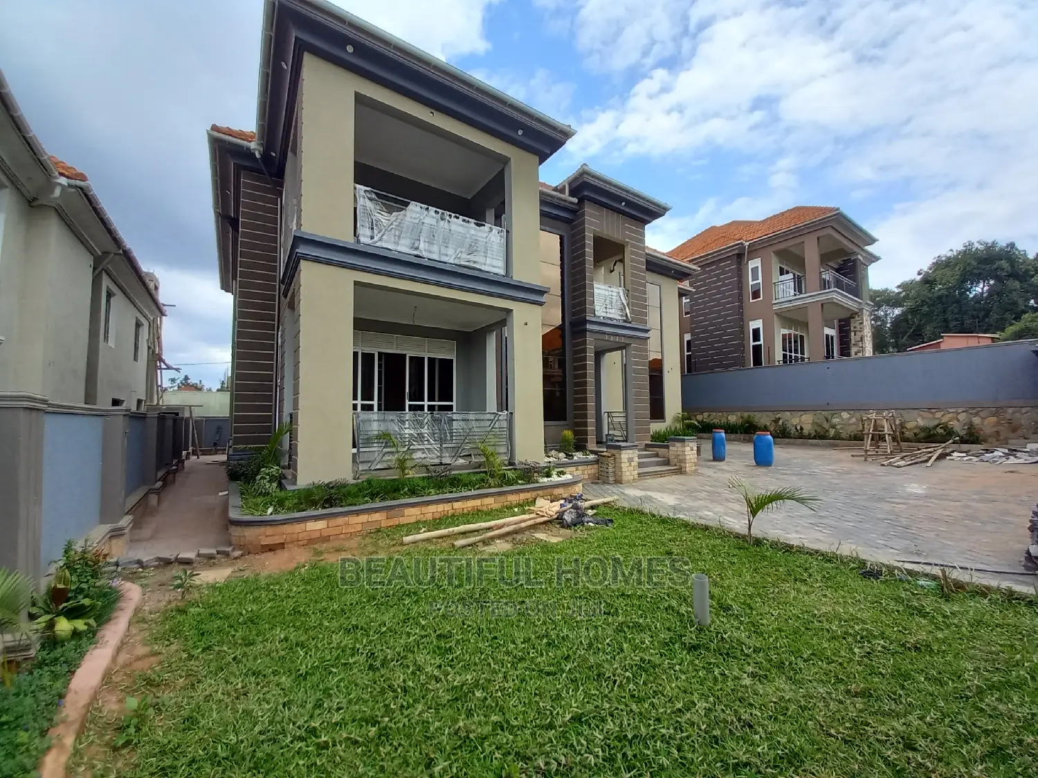 Furnished 6bdrm Mansion in Kisaasi, Central Division for Sale in Central Division