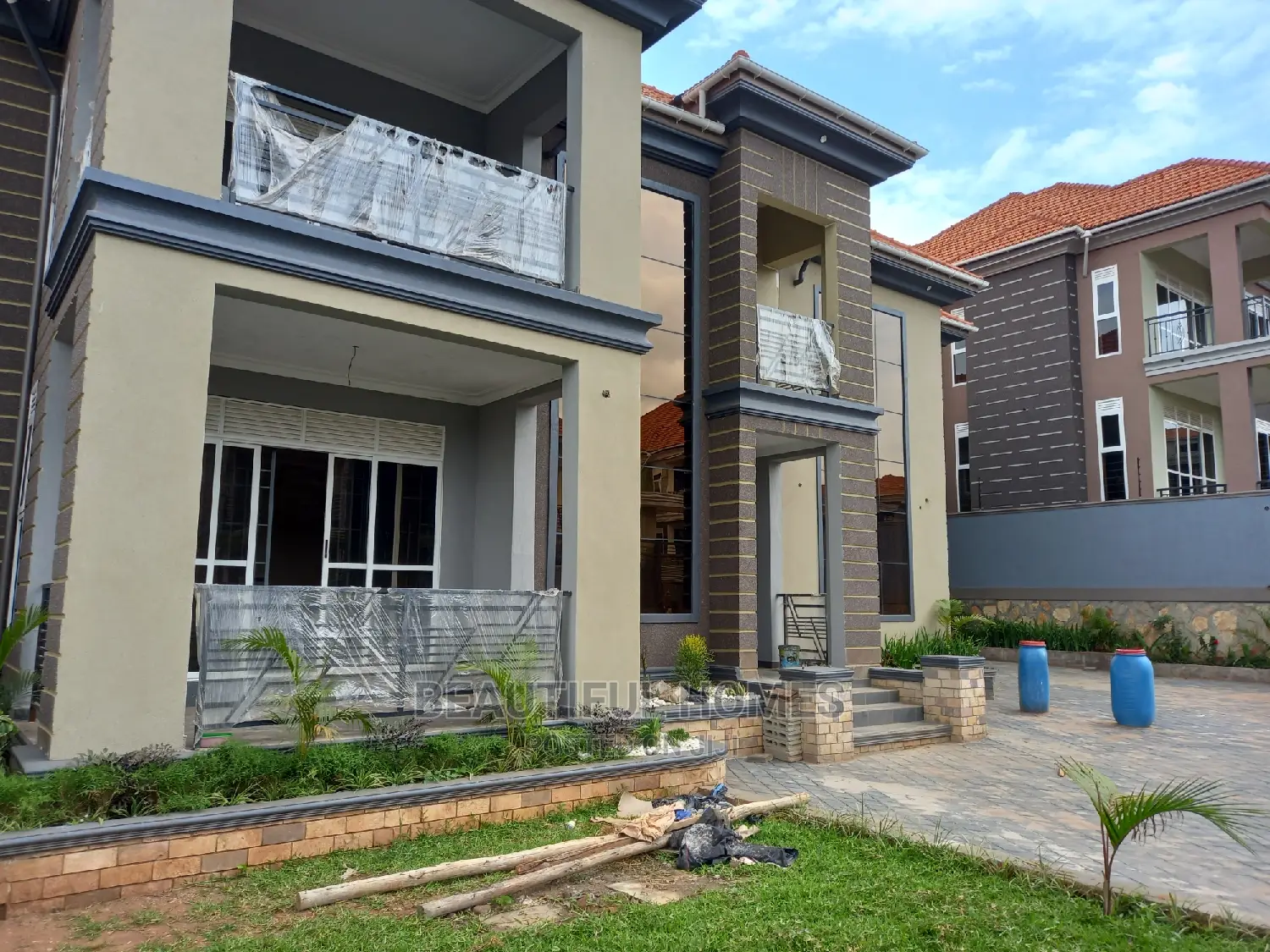 Furnished 6bdrm Mansion in Kisaasi, Central Division for Sale in Central Division