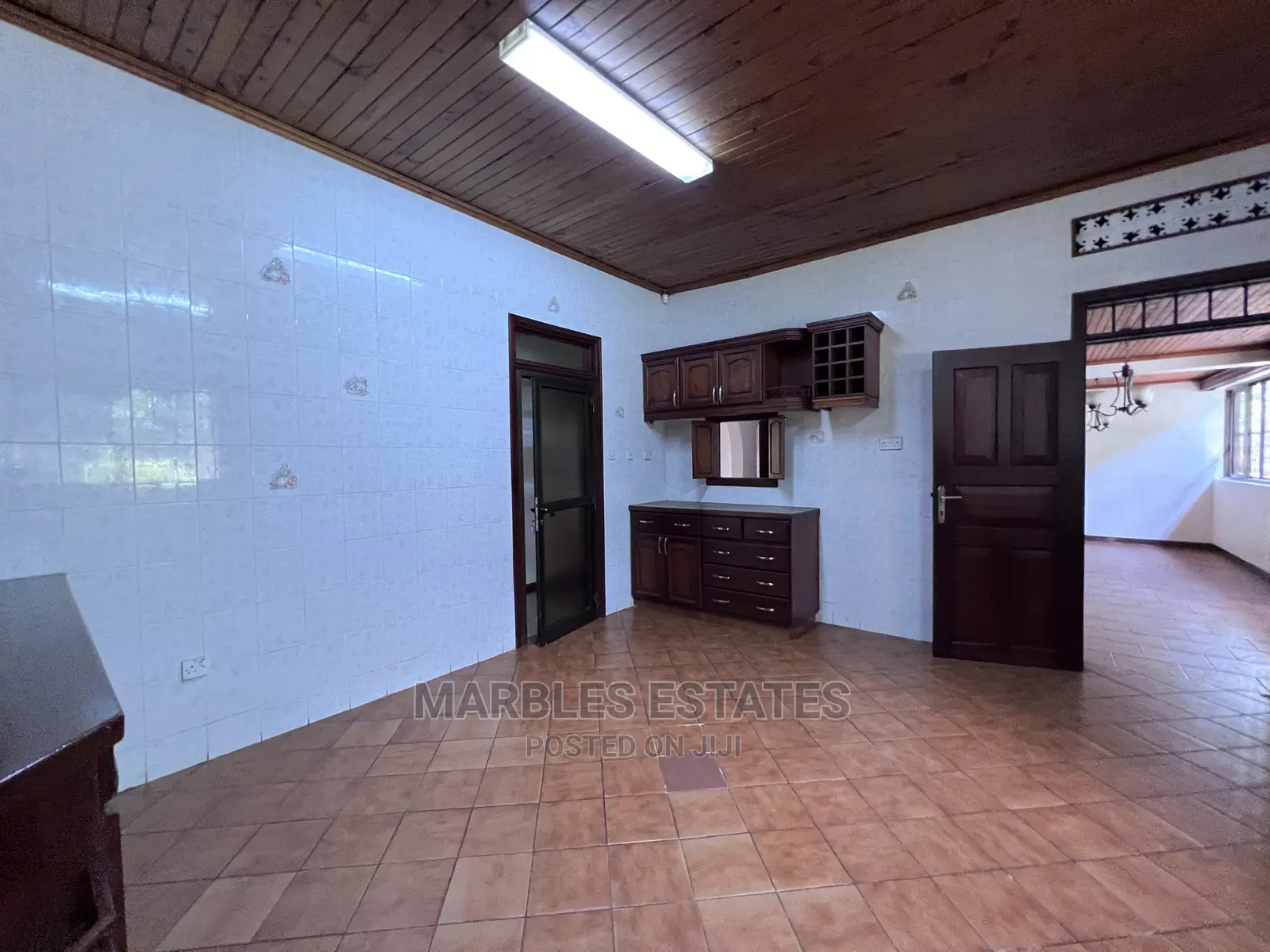 6bdrm Bungalow in Kololo, Central Division for Rent in Central Division