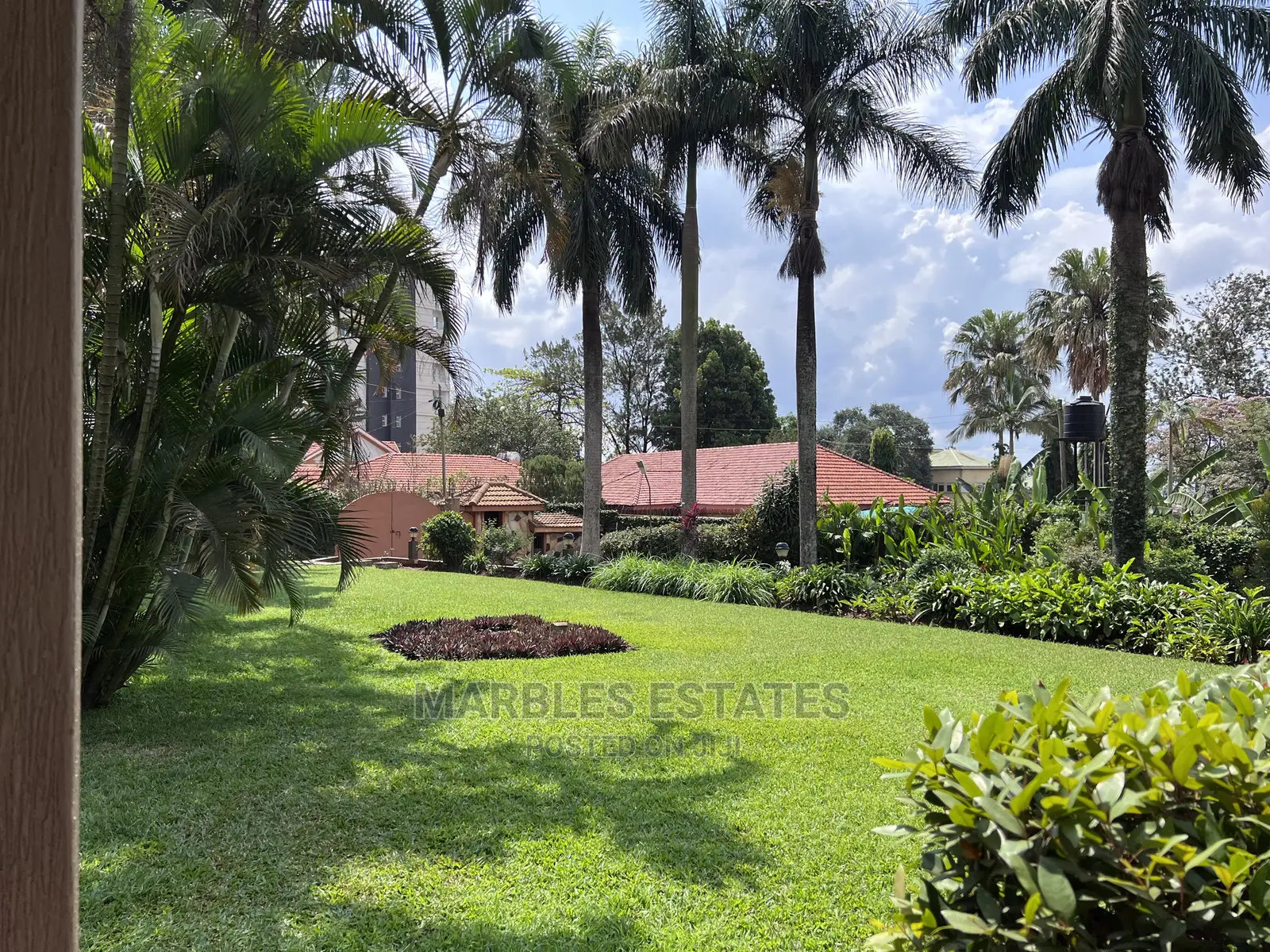 6bdrm Bungalow in Kololo, Central Division for Rent in Central Division