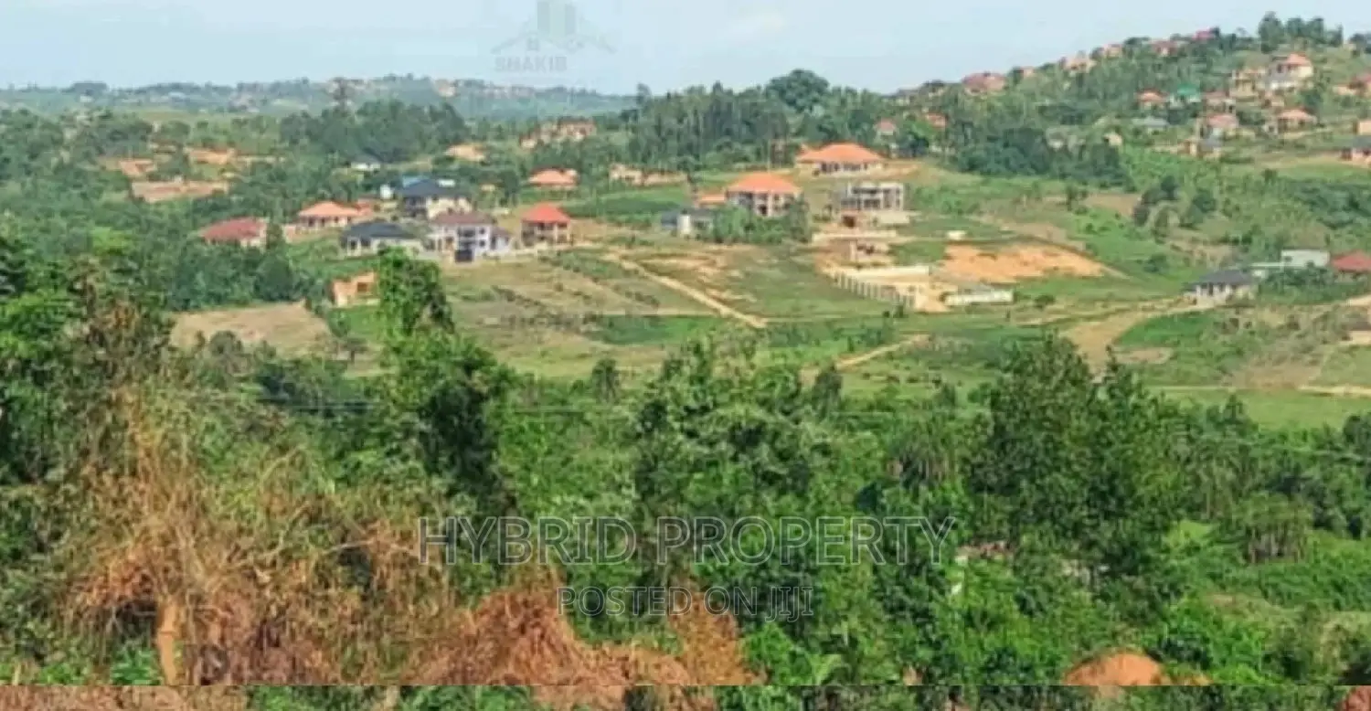 Prime Plots for Sale at Tongolo~Mabombwe Wakiso~Hoima Road. in Wakiso / Wakiso