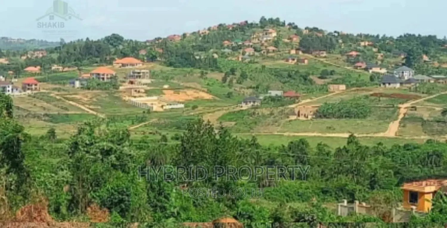 Prime Plots for Sale at Tongolo~Mabombwe Wakiso~Hoima Road. in Wakiso / Wakiso