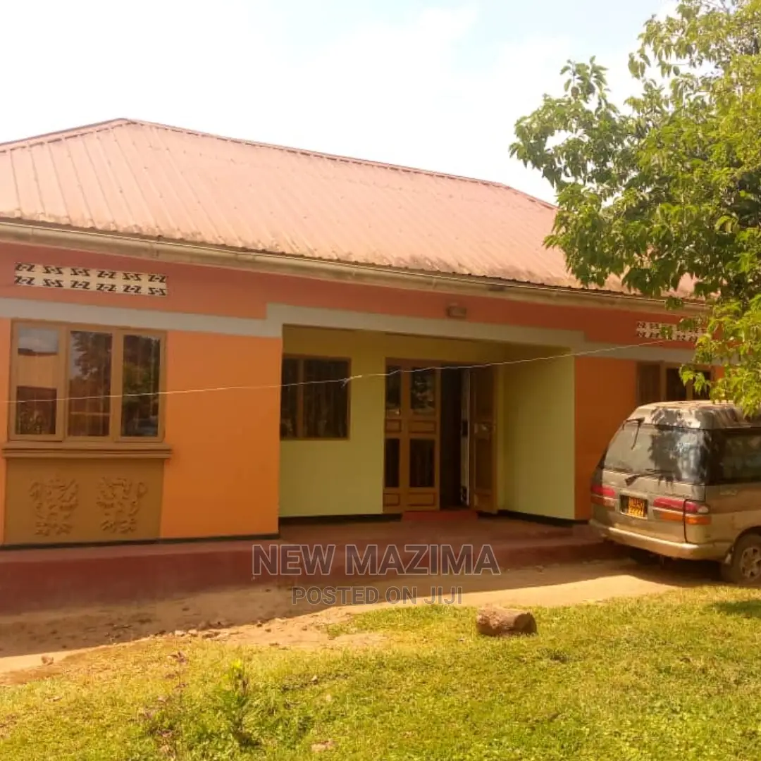 3bdrm House in Namagoma Town, Division a for Sale in Division A