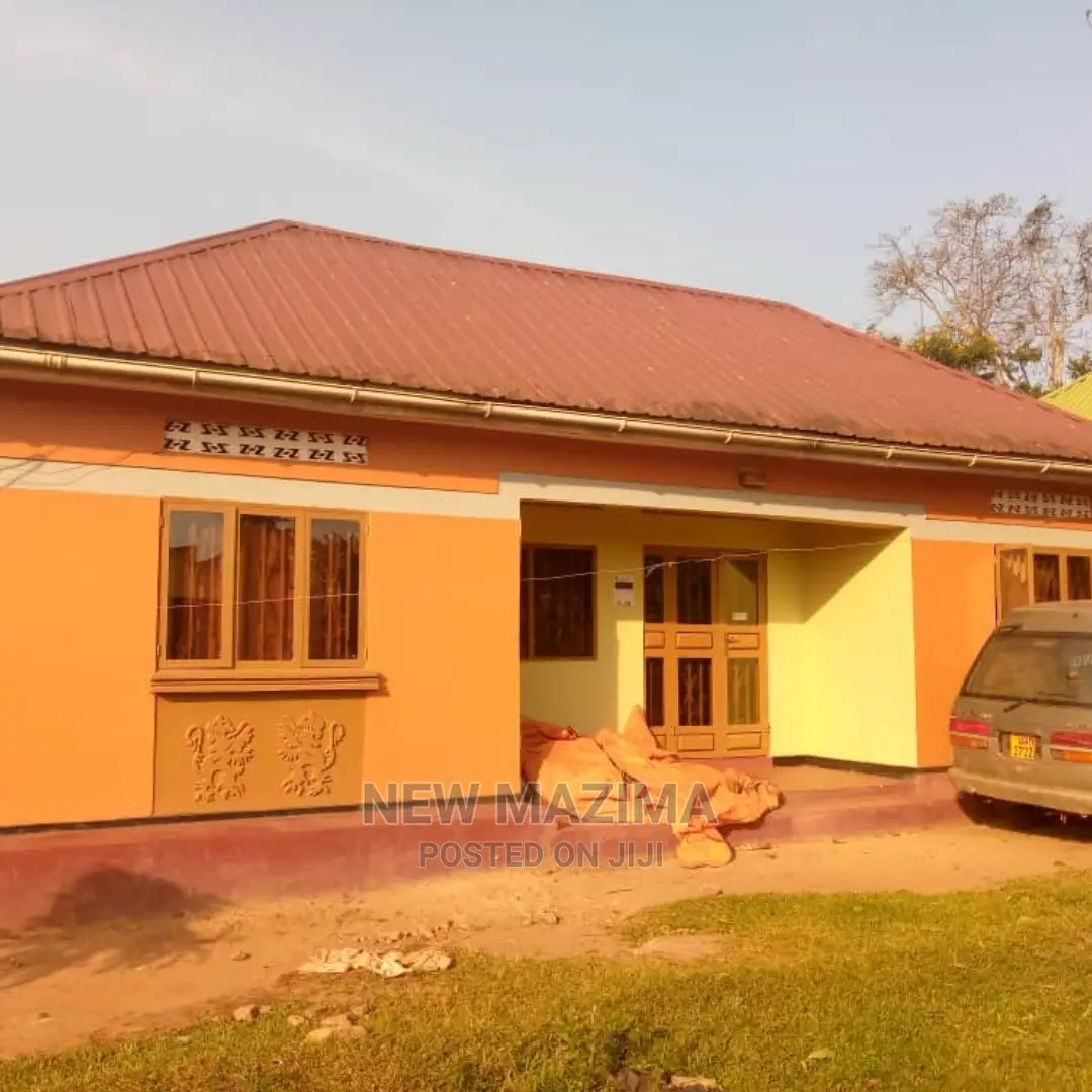 3bdrm House in Namagoma Town, Division a for Sale in Division A