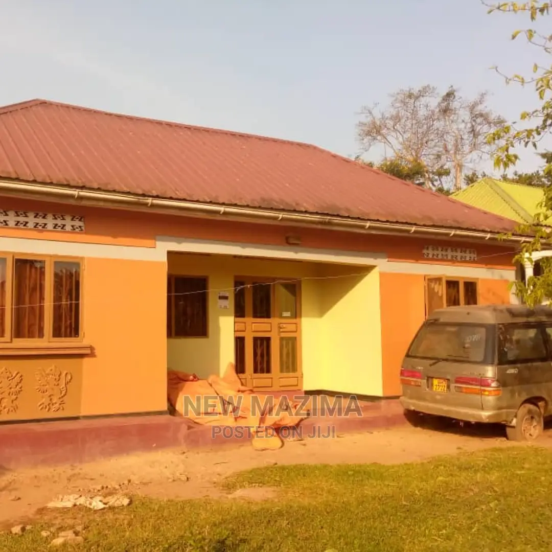 3bdrm House in Namagoma Town, Division a for Sale in Division A