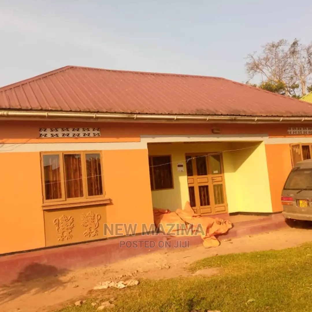 3bdrm House in Namagoma Town, Division a for Sale in Division A
