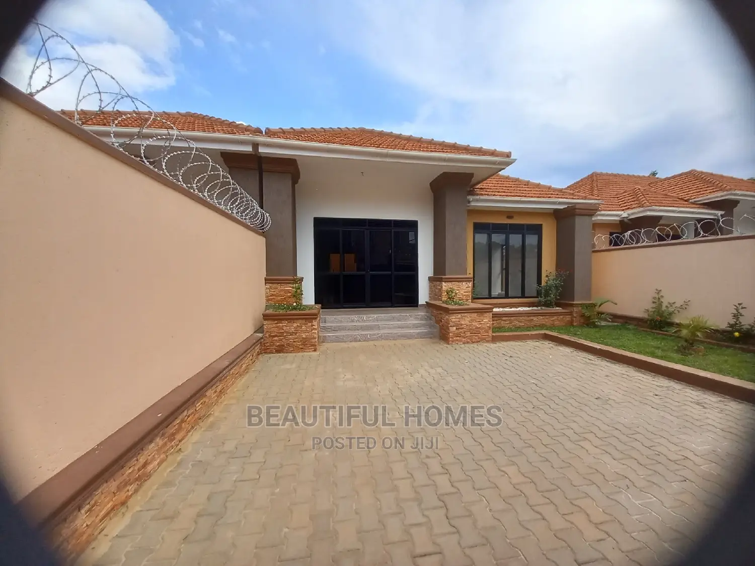 Furnished 3bdrm House in Kisaasi, Central Division for Sale in Central Division