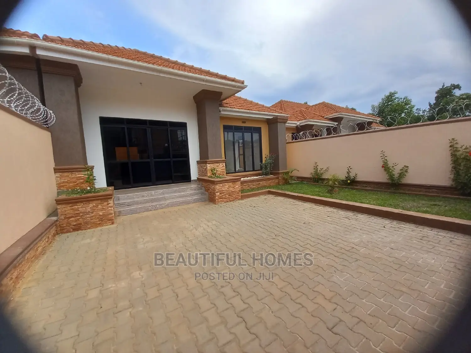 Furnished 3bdrm House in Kisaasi, Central Division for Sale in Central Division