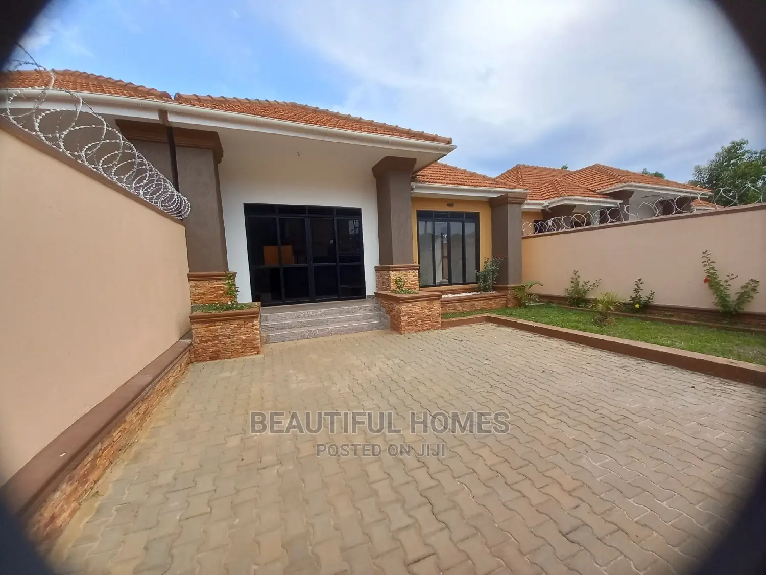 Furnished 3bdrm House in Kisaasi, Central Division for Sale in Central Division