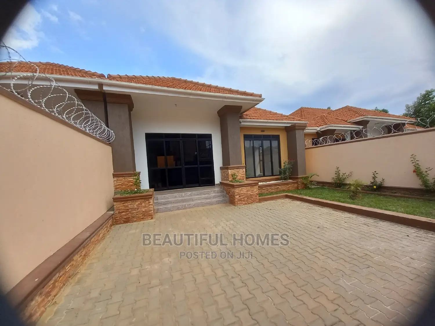 Furnished 3bdrm House in Kisaasi, Central Division for Sale in Central Division