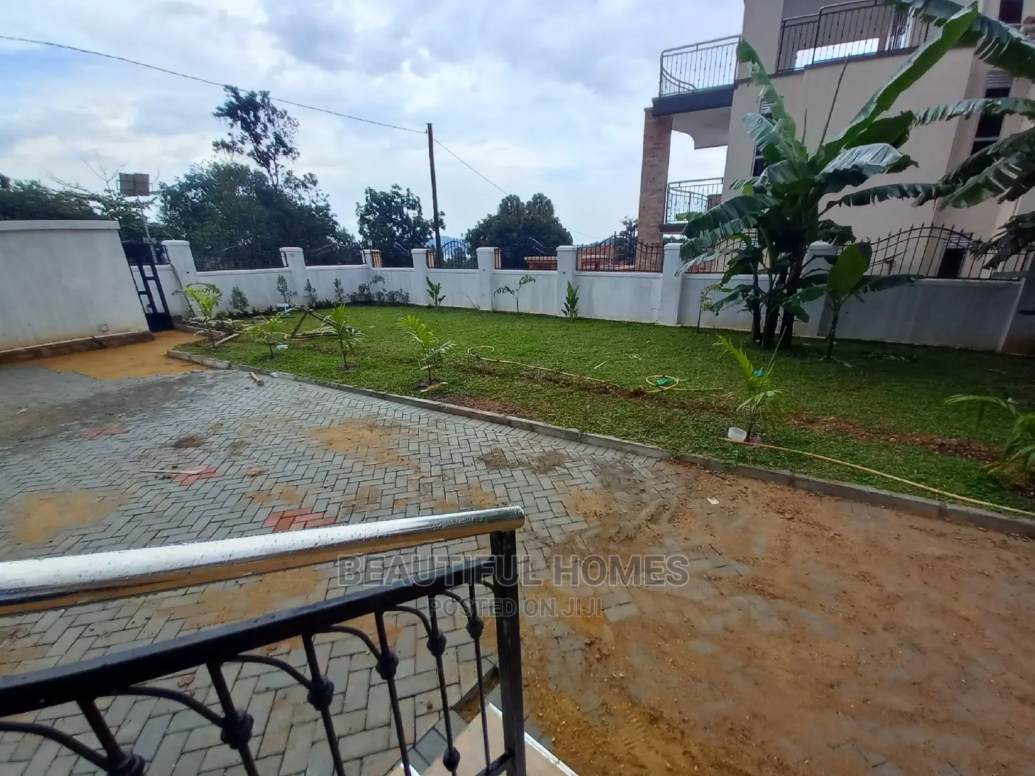 Furnished 6bdrm Mansion in Munyonyo Lake View, Makindye for Sale in Makindye