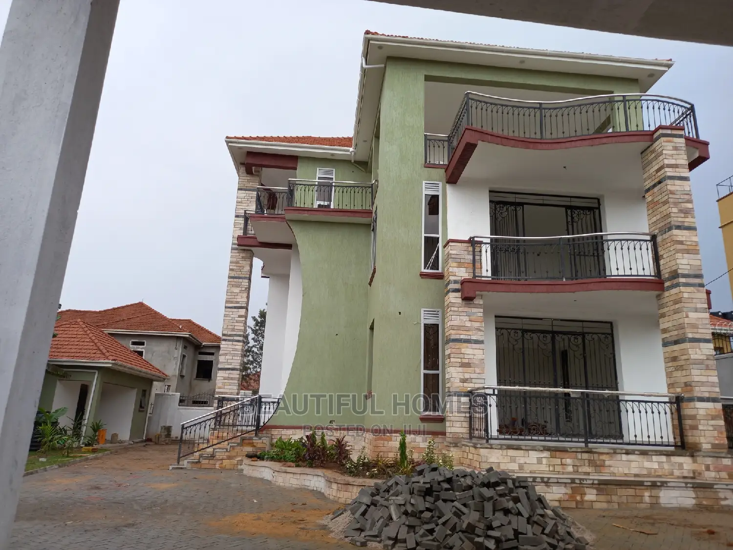 Furnished 6bdrm House in Munyonyo Corporate, Makindye for Sale in Makindye