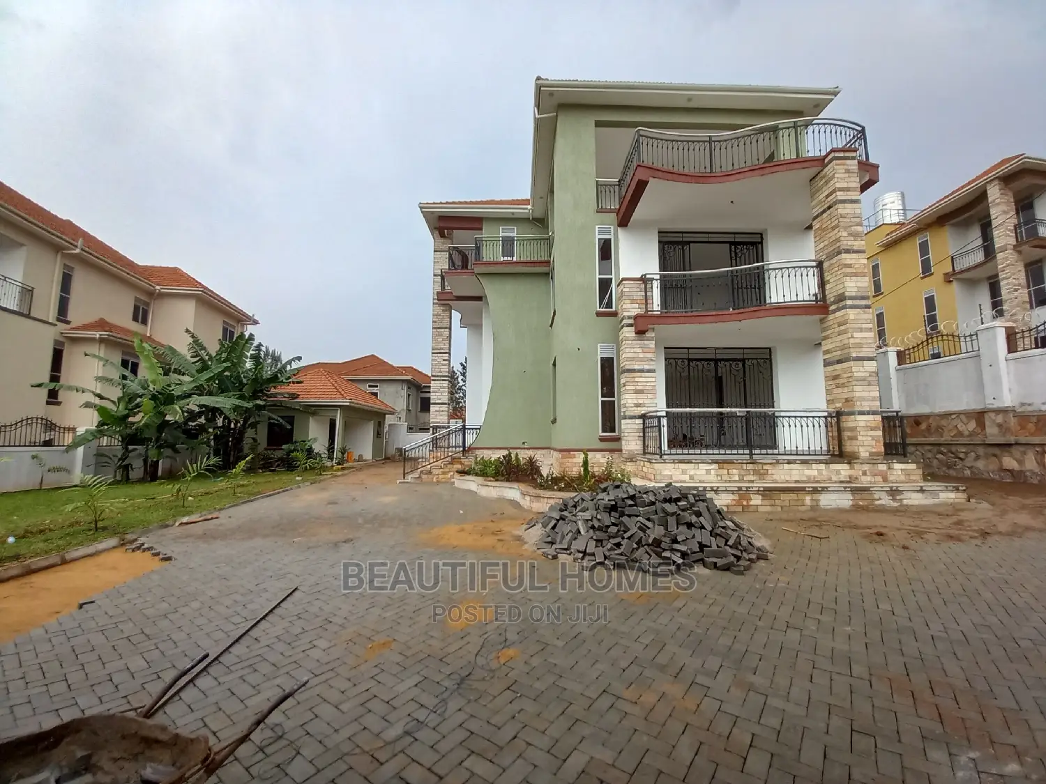 Furnished 6bdrm Mansion in Munyonyo All Tarmack, Makindye for Sale in Makindye