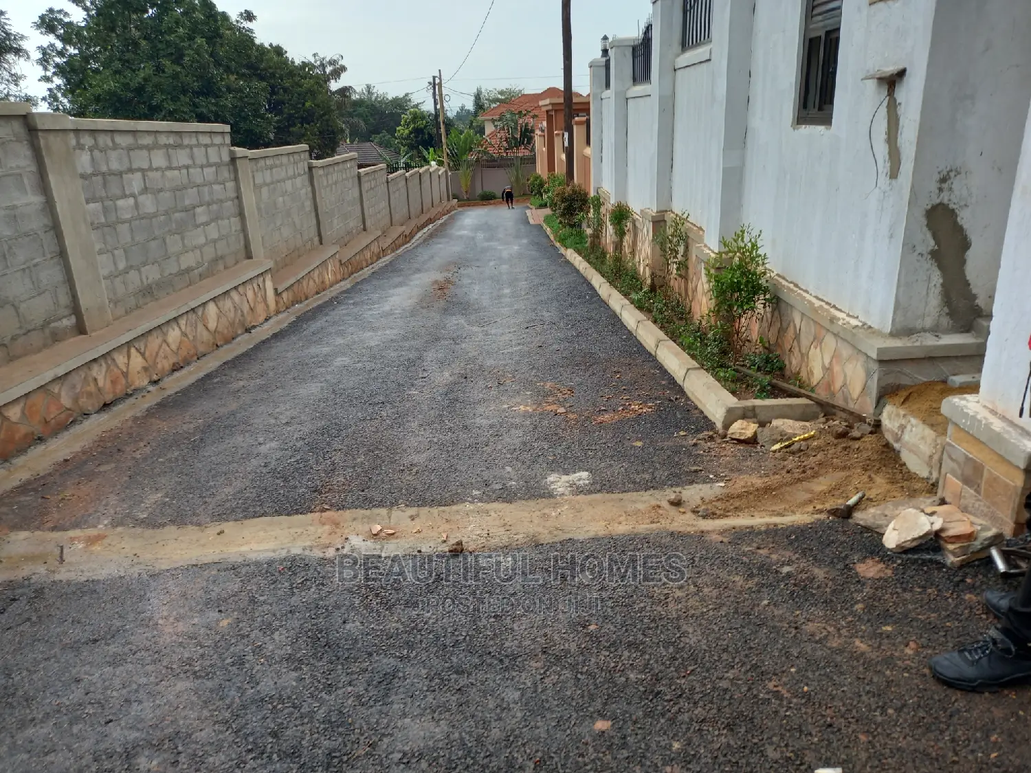 Furnished 6bdrm Mansion in Munyonyo All Tarmack, Makindye for Sale in Makindye