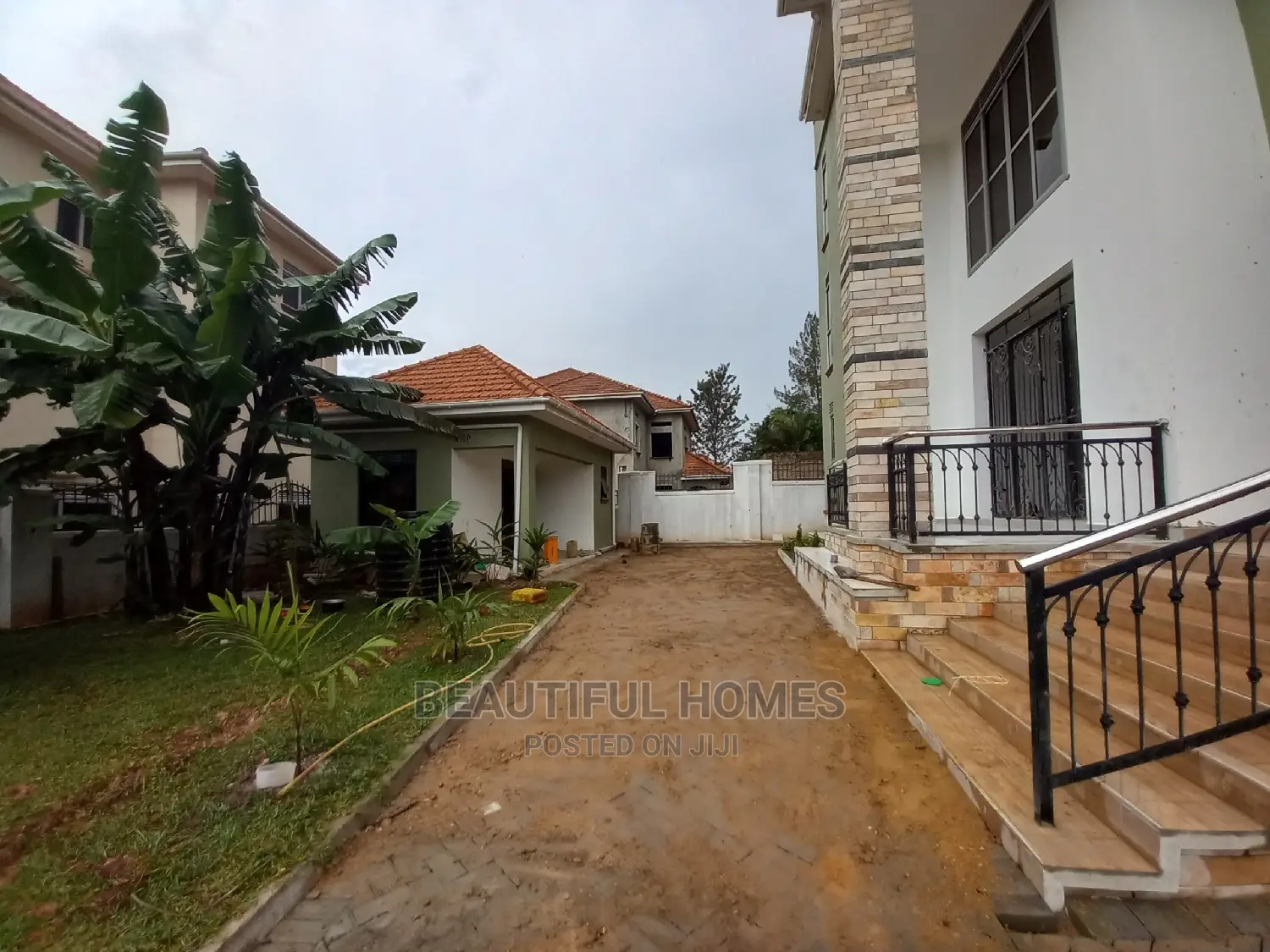 Furnished 6bdrm House in Munyonyo, Makindye for Sale in Makindye