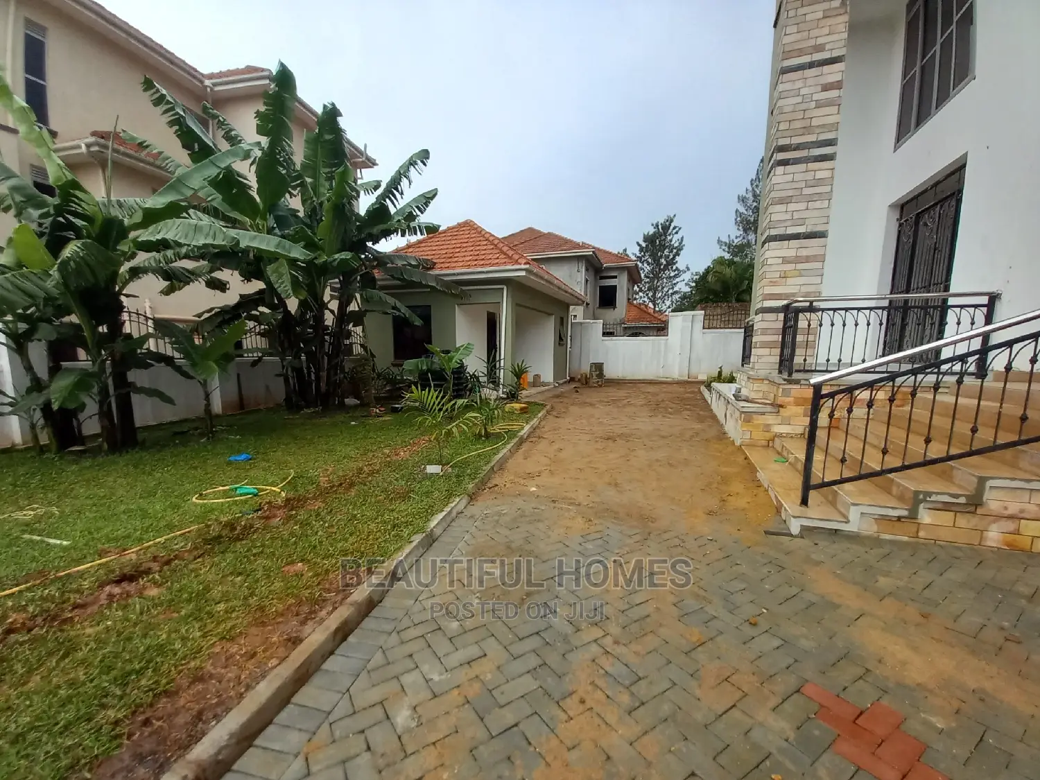 Furnished 6bdrm Mansion in Munyonyo Lake, Makindye for Sale in Makindye