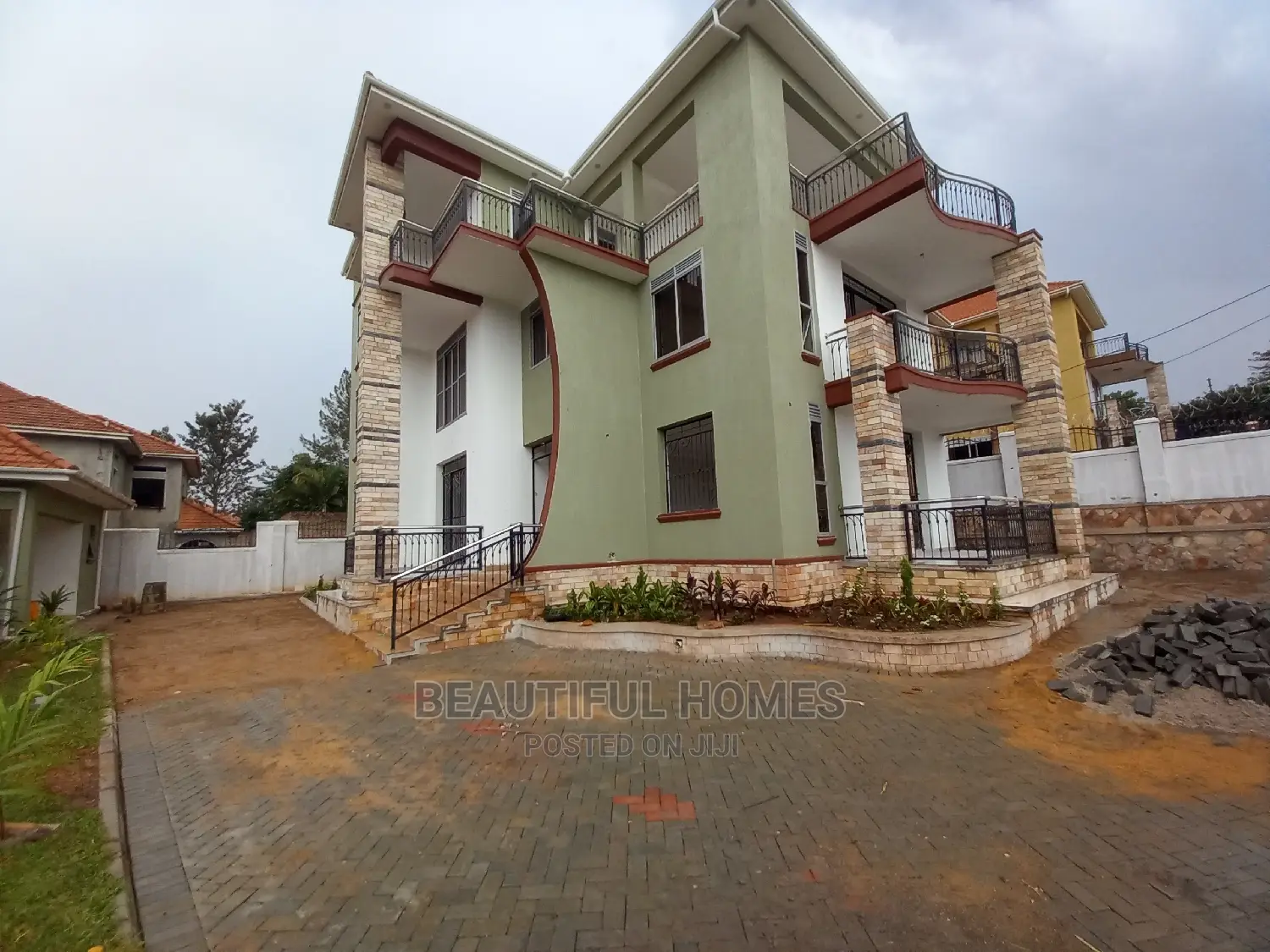 Furnished 6bdrm Mansion in Munyonyo Lake, Makindye for Sale in Makindye