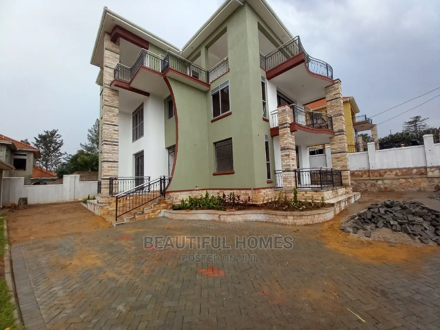 Furnished 6bdrm Mansion in Munyonyo Lake, Makindye for Sale in Makindye
