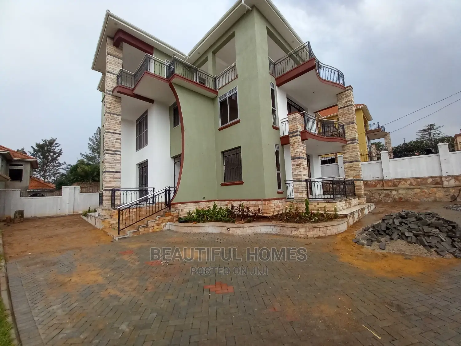Furnished 6bdrm Mansion in Munyonyo, Makindye for Sale in Makindye