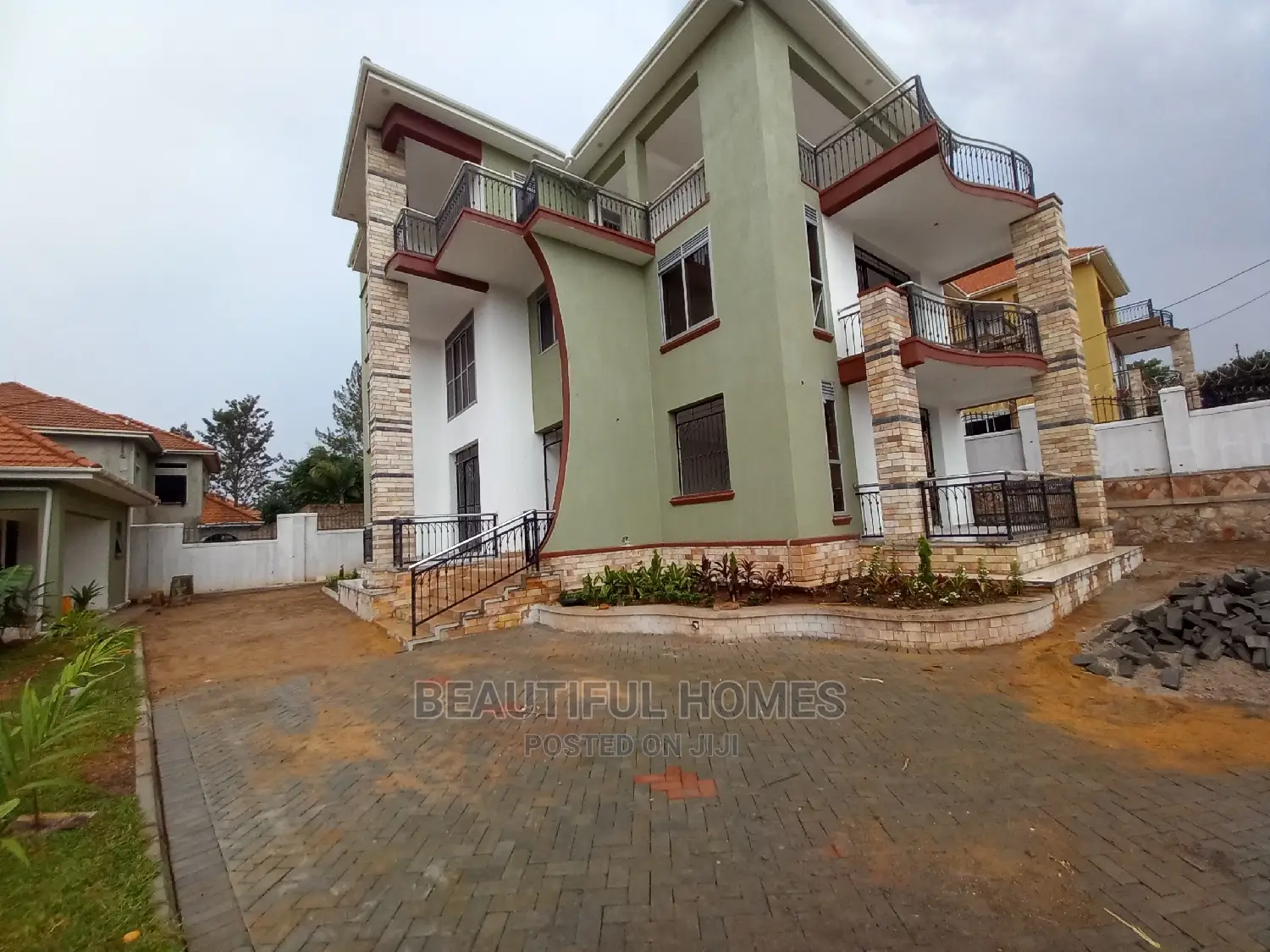 Furnished 6bdrm Mansion in Munyonyo, Makindye for Sale in Makindye