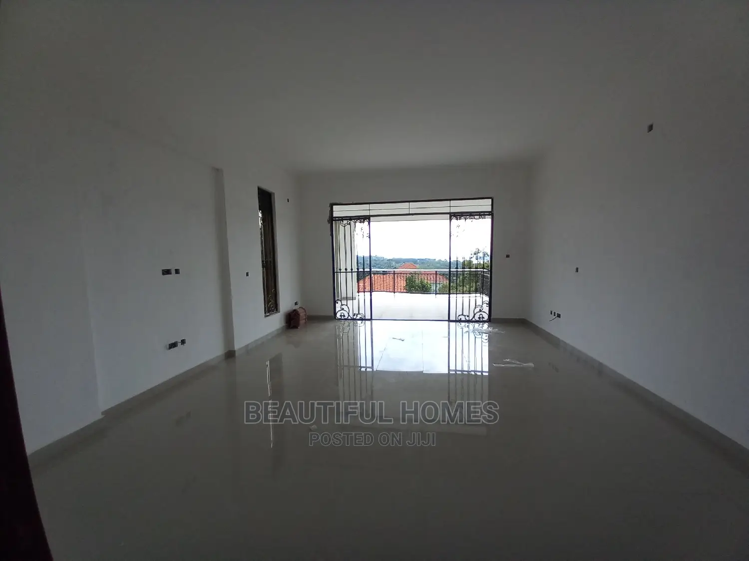 Furnished 6bdrm Mansion in Munyonyo, Makindye for Sale in Makindye