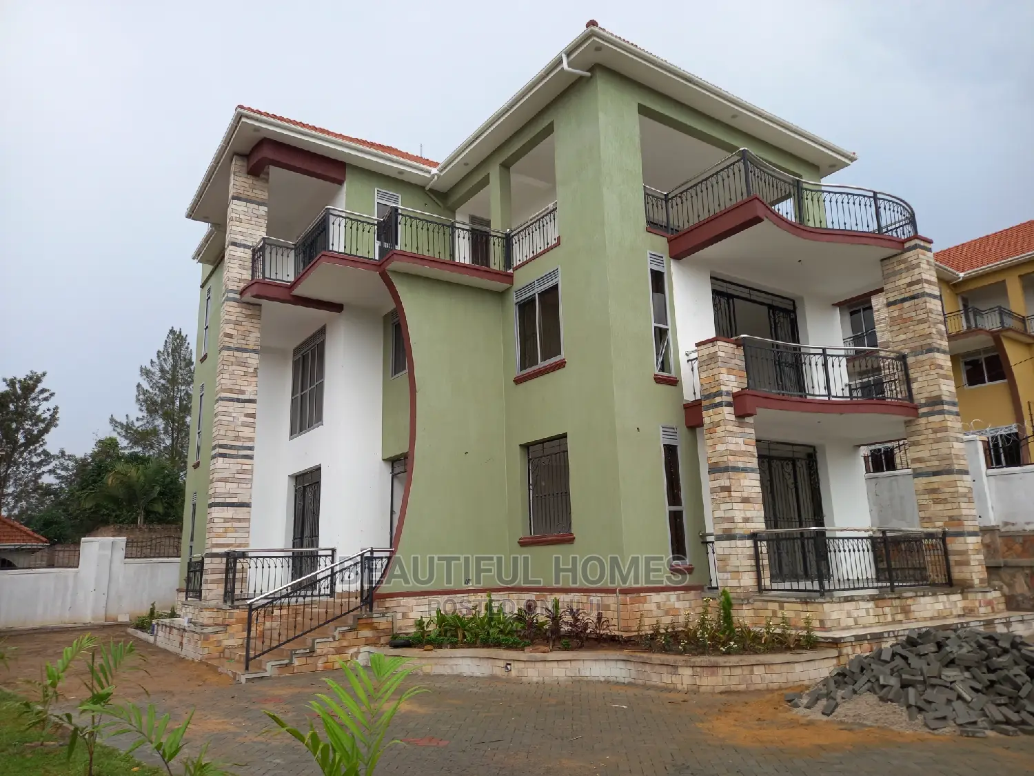 Furnished 6bdrm House in Munyonyo Corporate, Makindye for Sale in Makindye