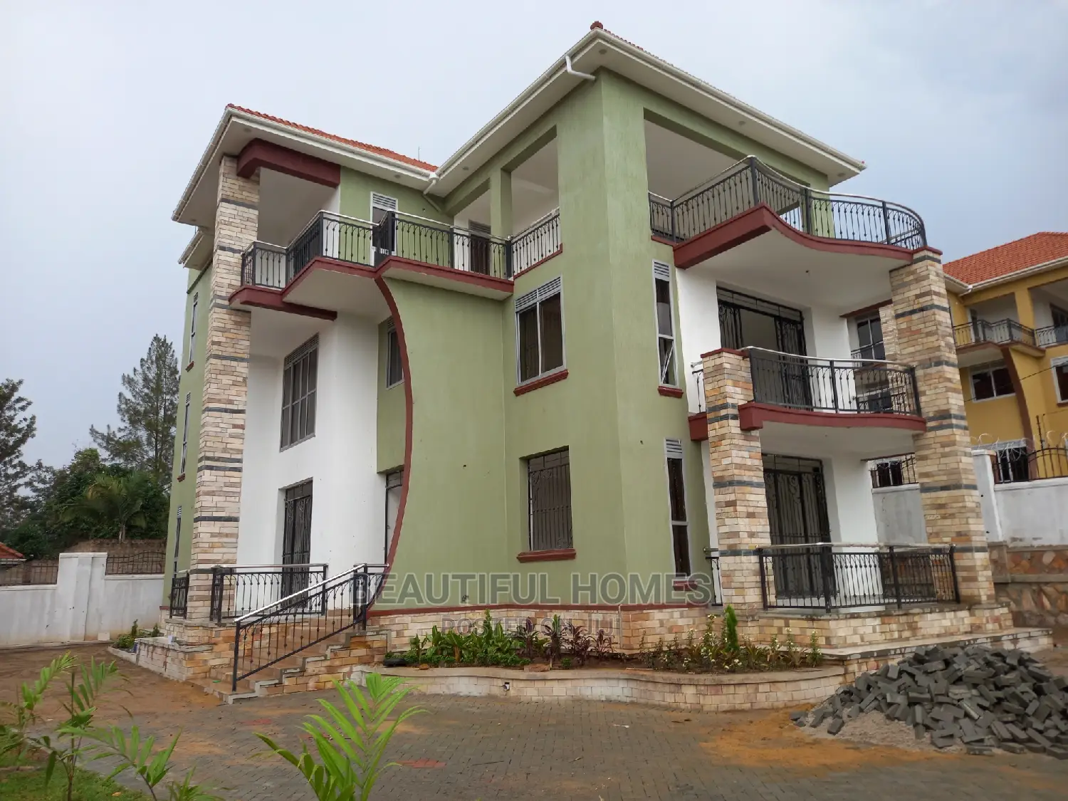 Furnished 6bdrm House in Munyonyo Corporate, Makindye for Sale in Makindye