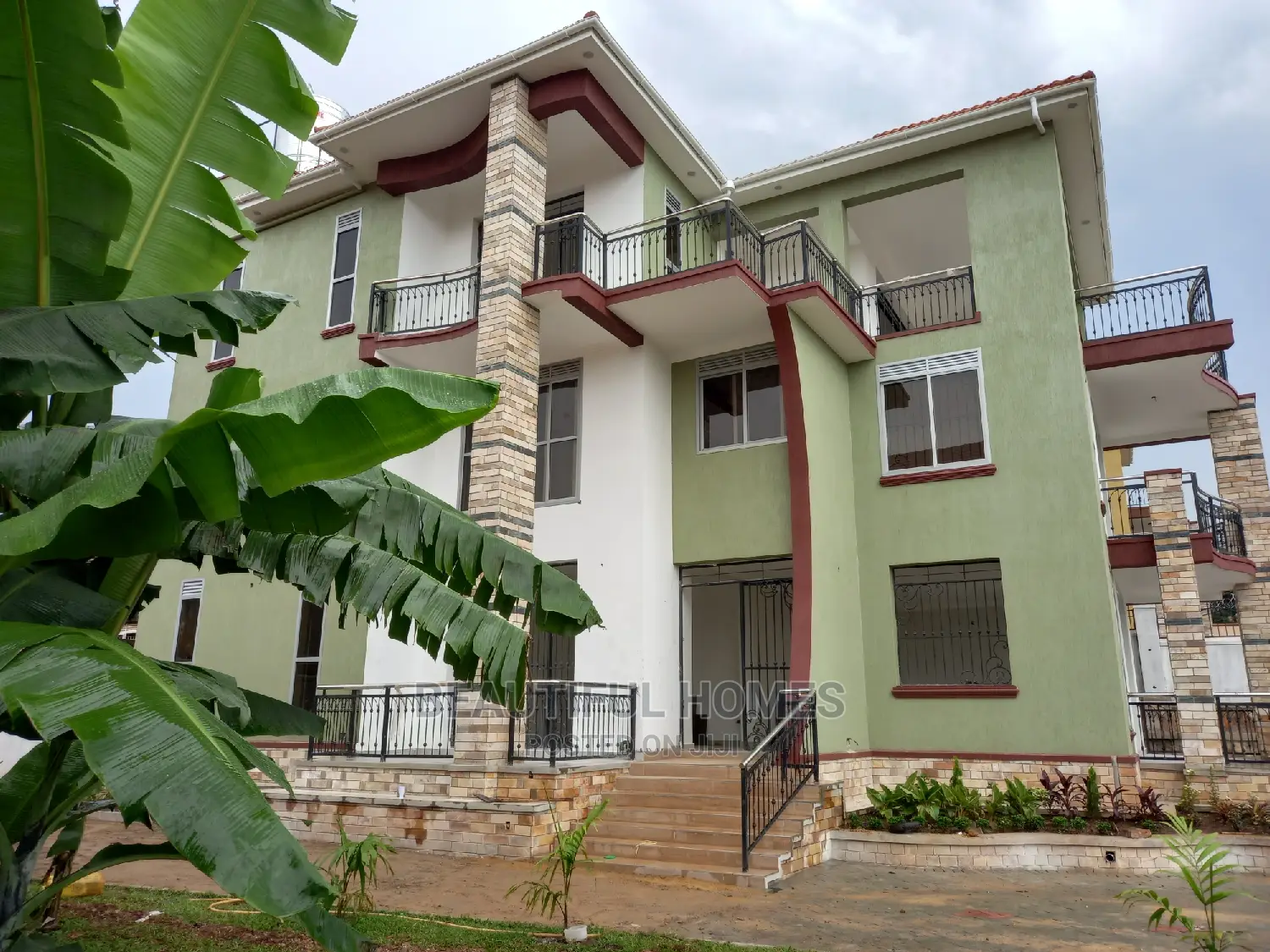 Furnished 6bdrm Mansion in Munyonyo, Makindye for Sale in Makindye