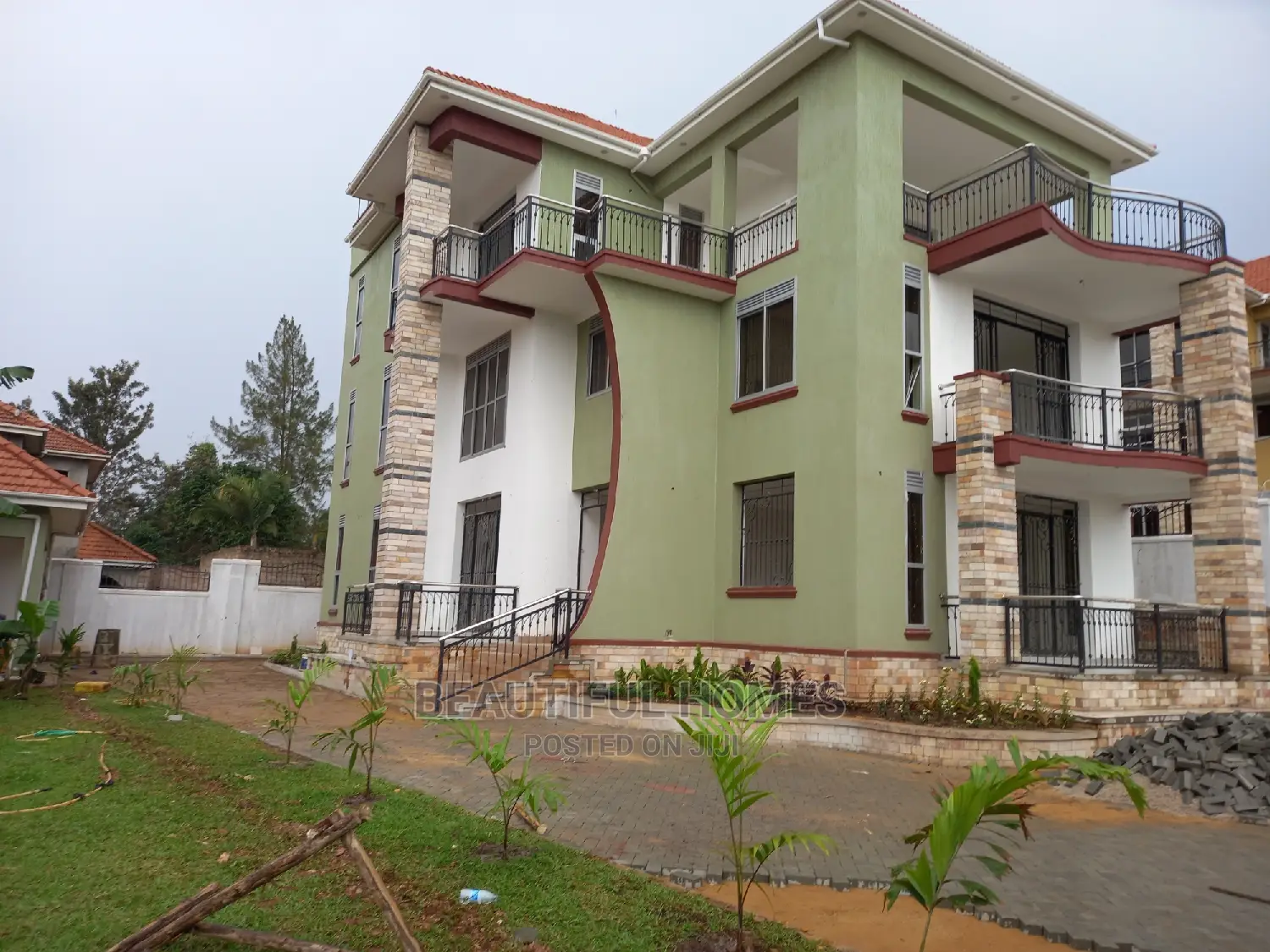 Furnished 6bdrm Mansion in Munyonyo, Makindye for Sale in Makindye