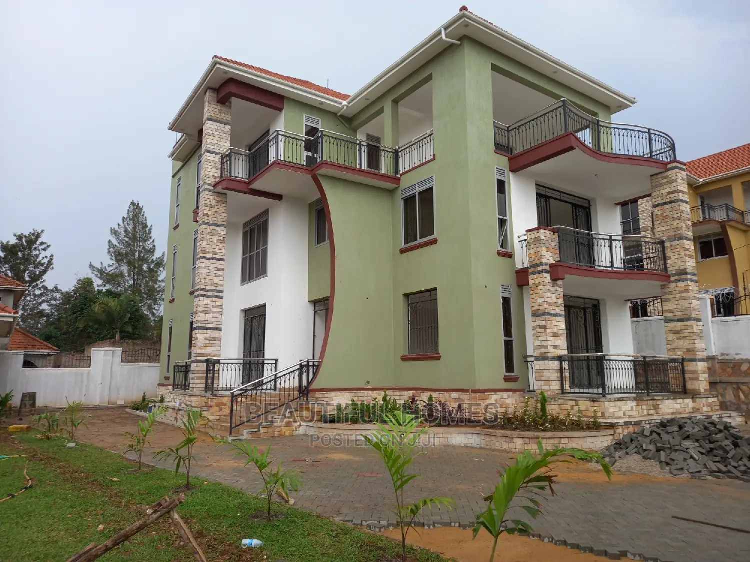 Furnished 6bdrm Mansion in Munyonyo Rich, Makindye for Sale in Makindye
