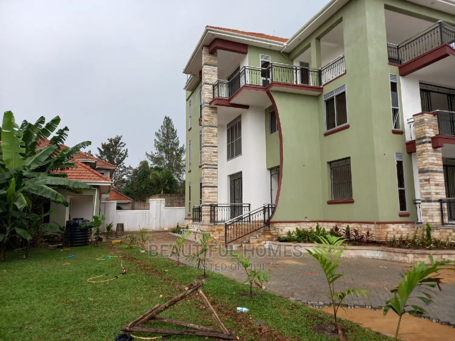 Furnished 6bdrm Mansion in Munyonyo Rich, Makindye for Sale in Makindye